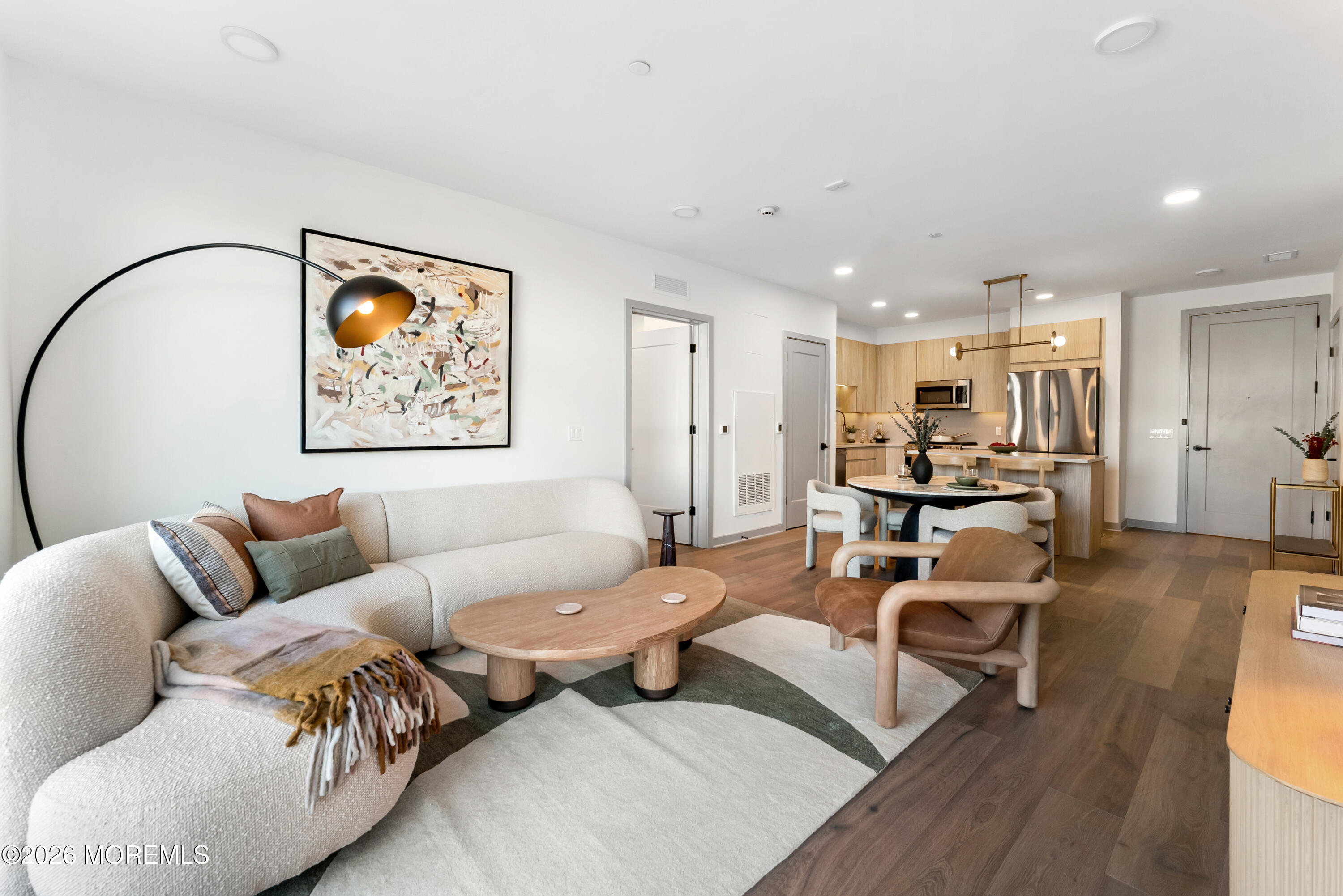 665 2nd Avenue 203
