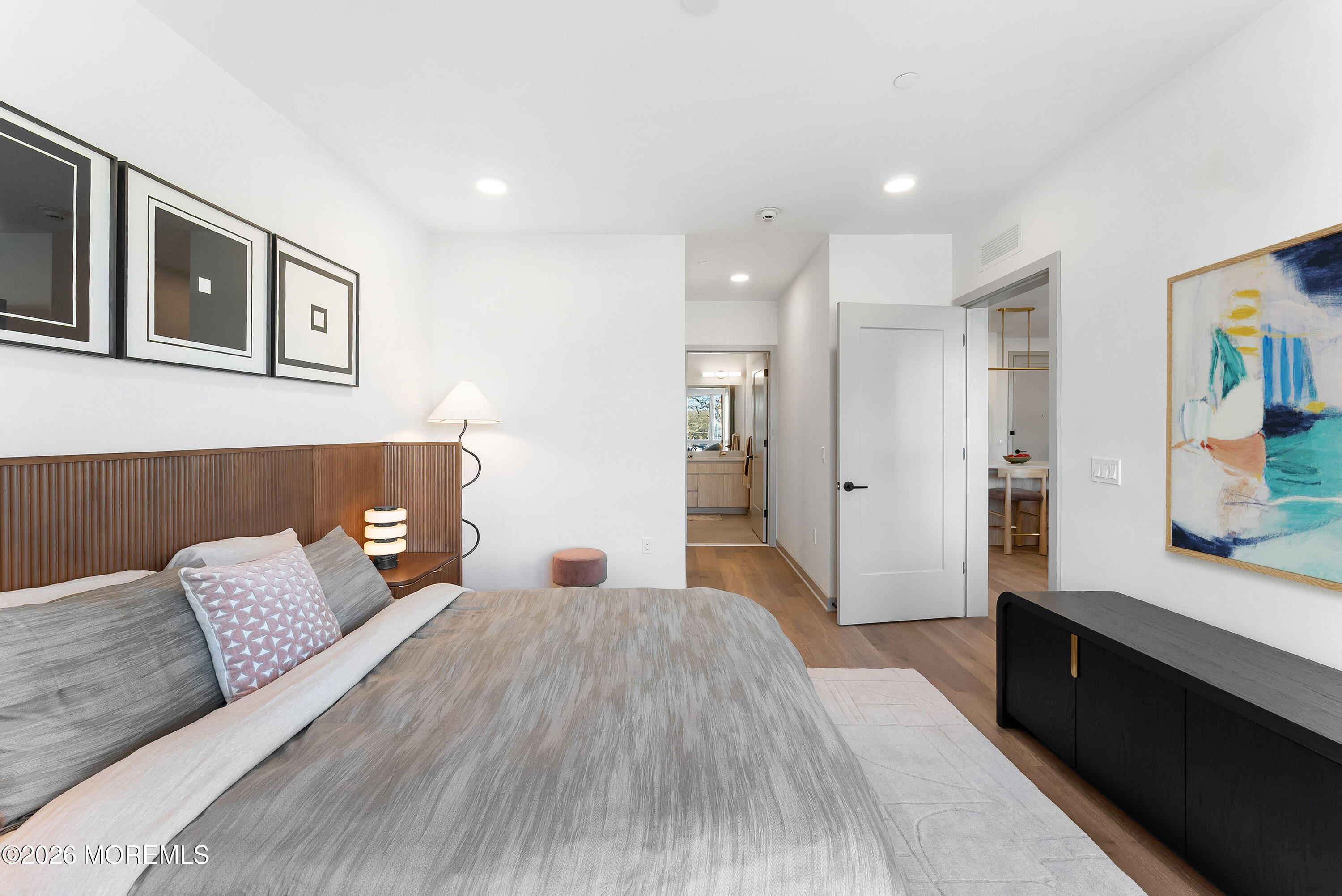665 2nd Avenue 203