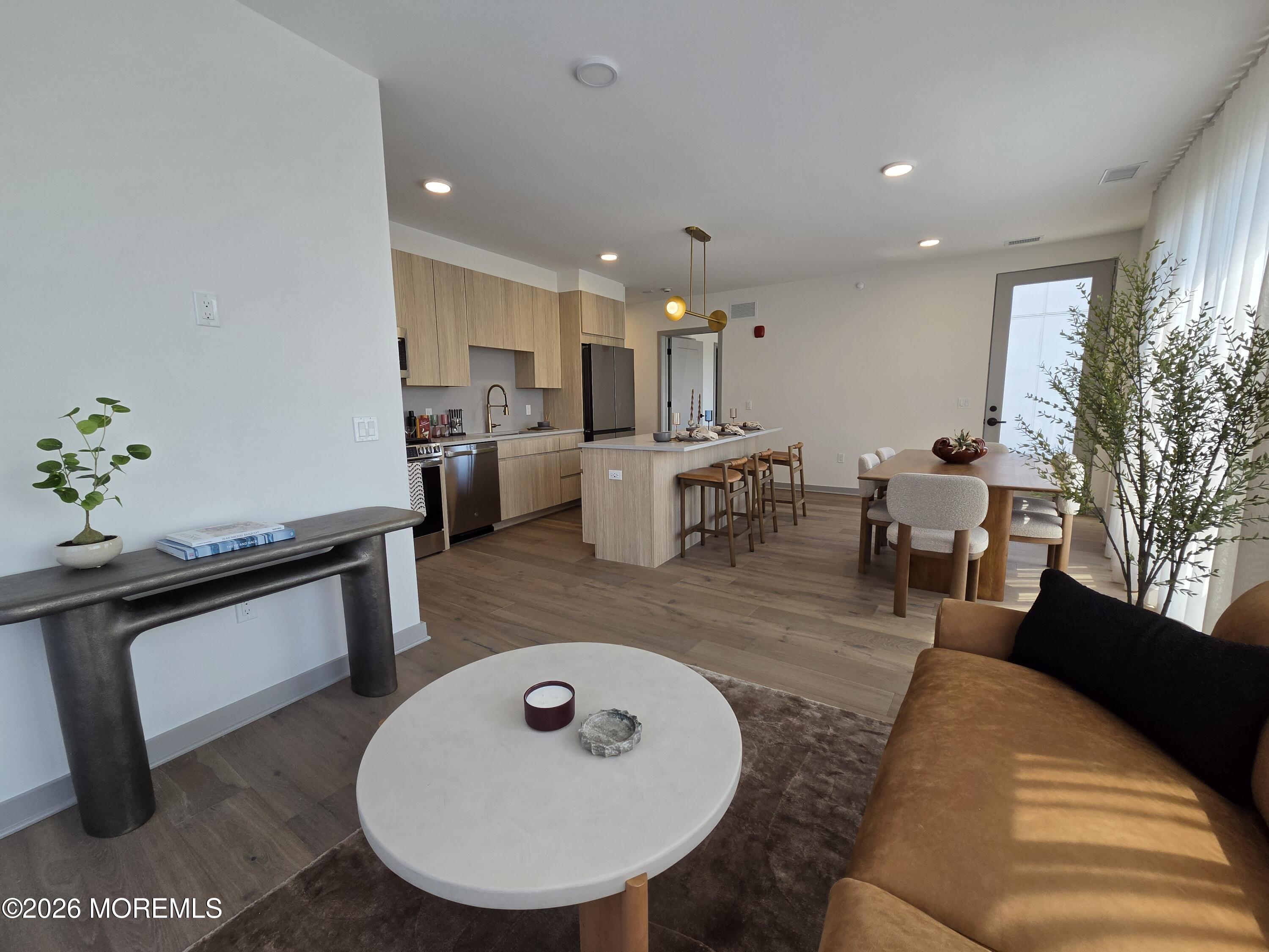665 2nd Avenue 308
