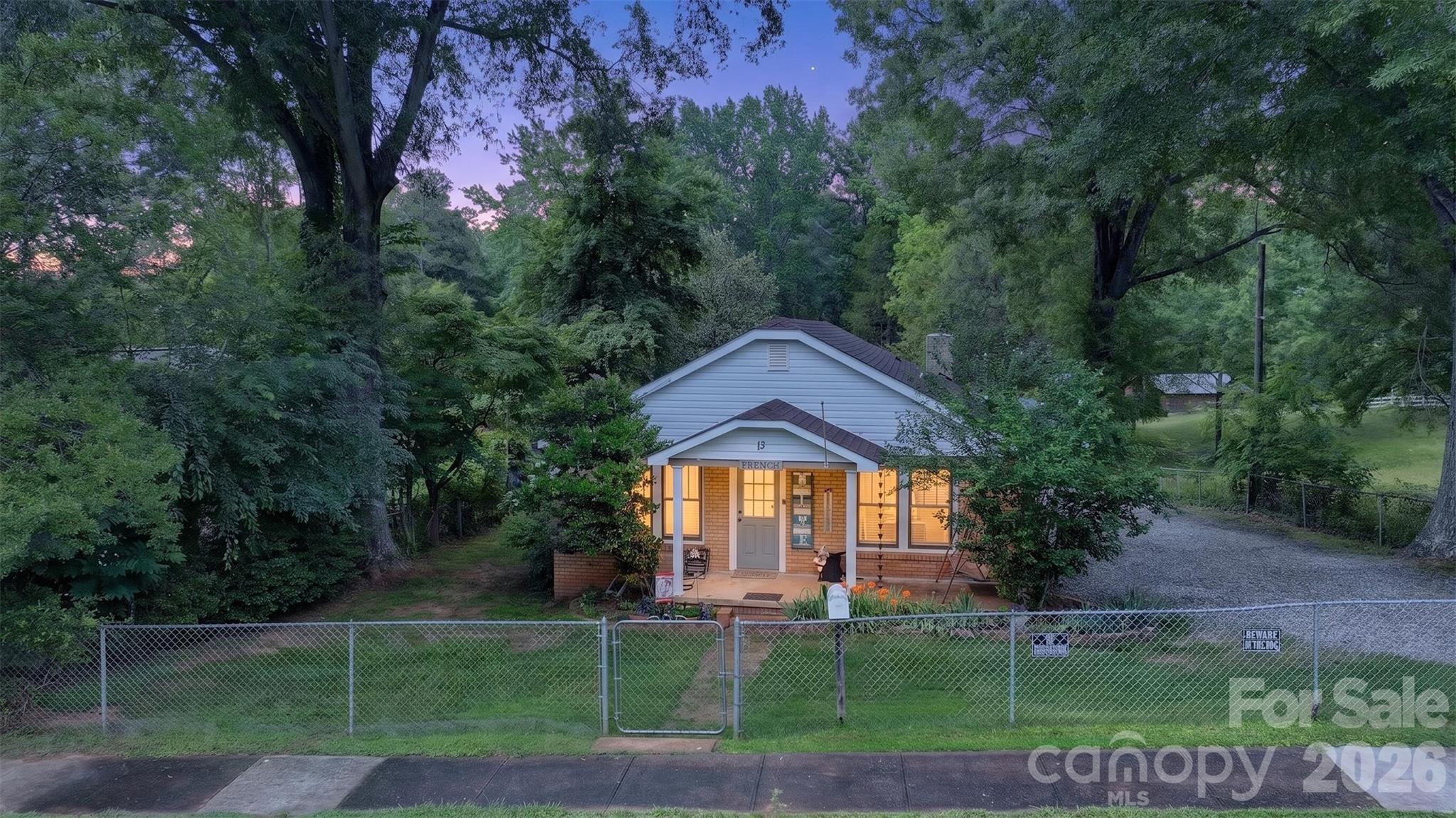 13 E Murray Street