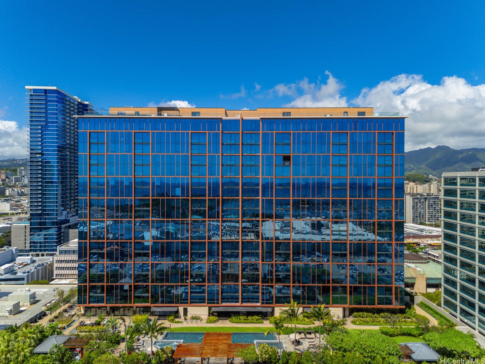 1555 Kapiolani Boulevard 2002