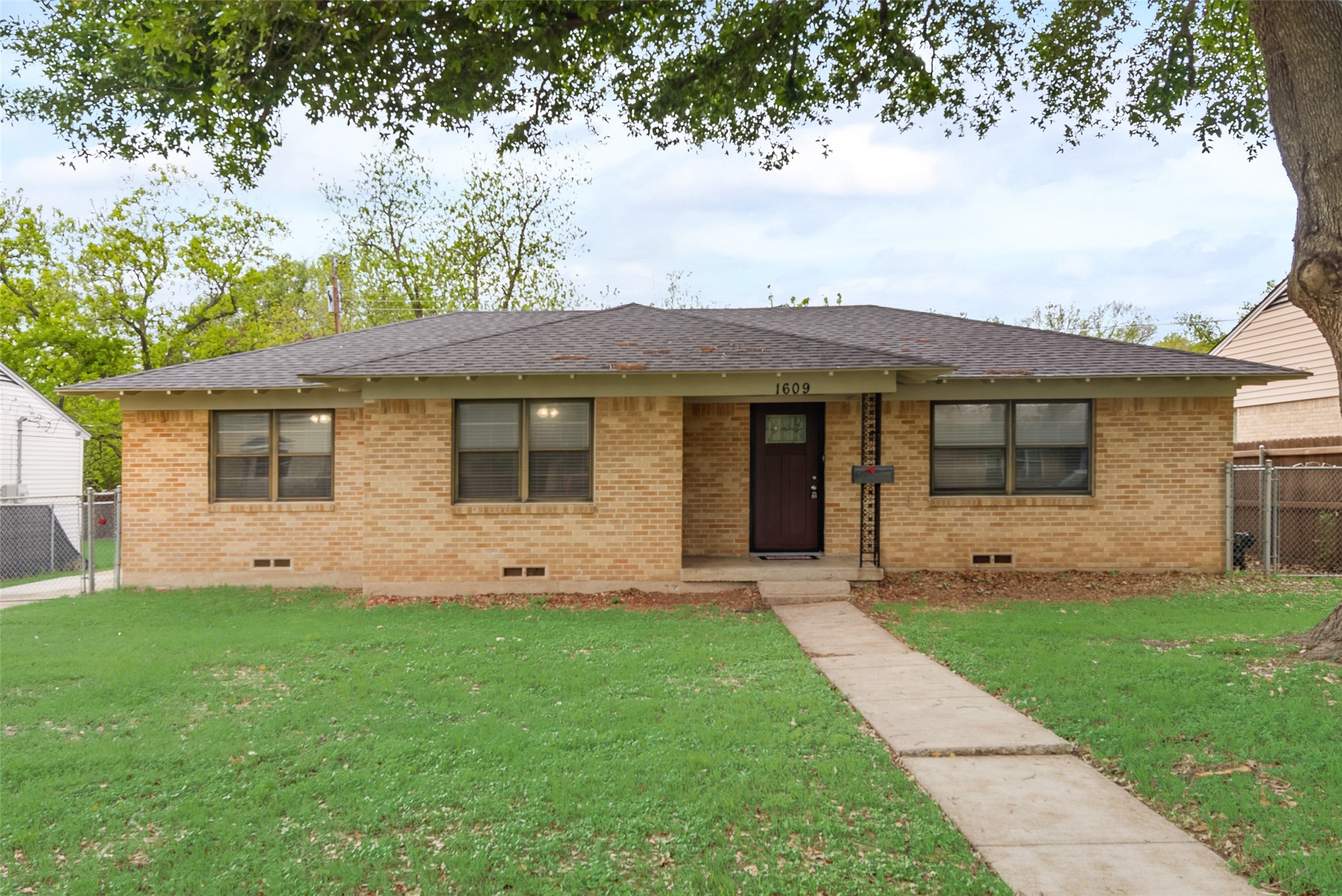 1609 Westwood Drive