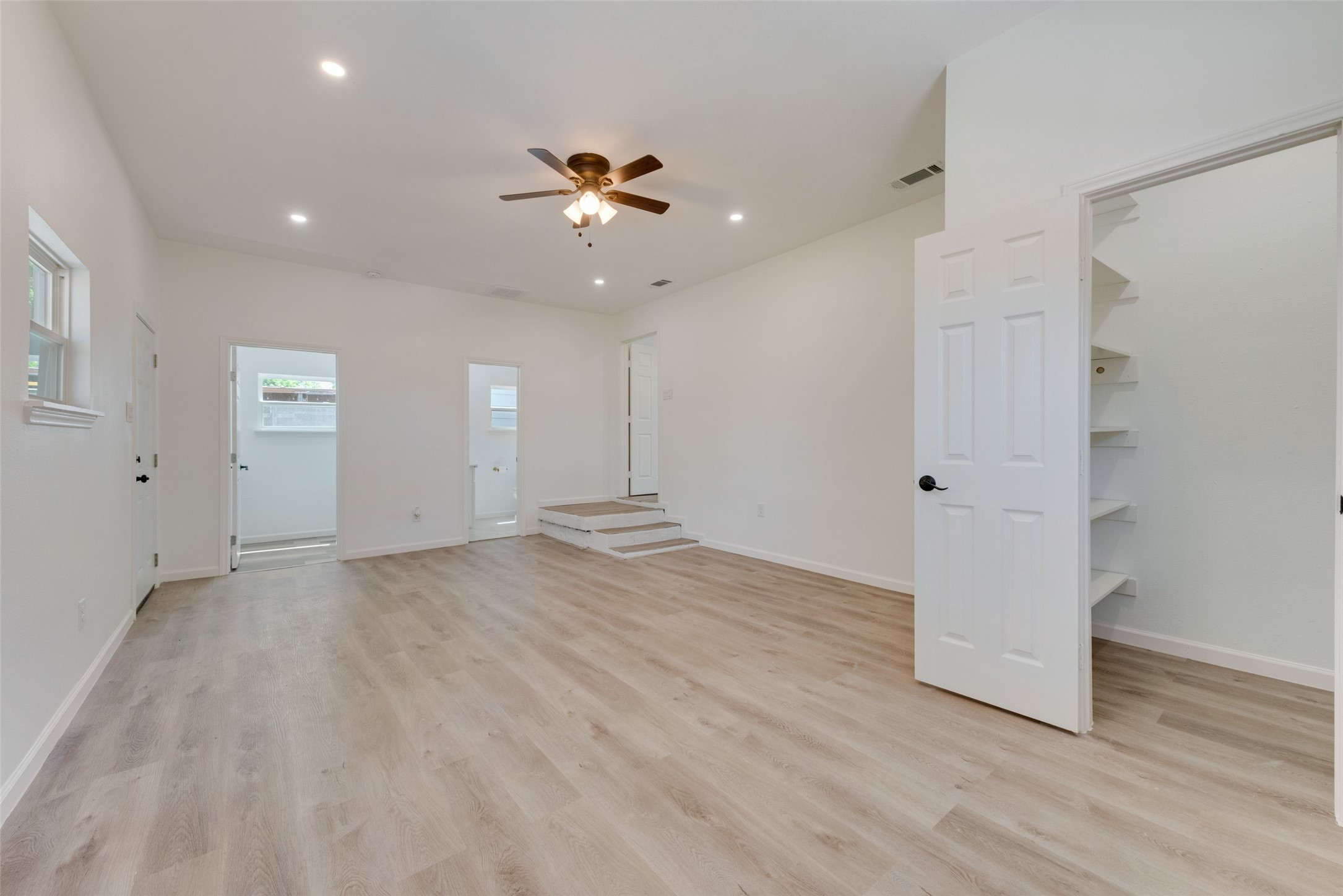 905 SW 4th Street