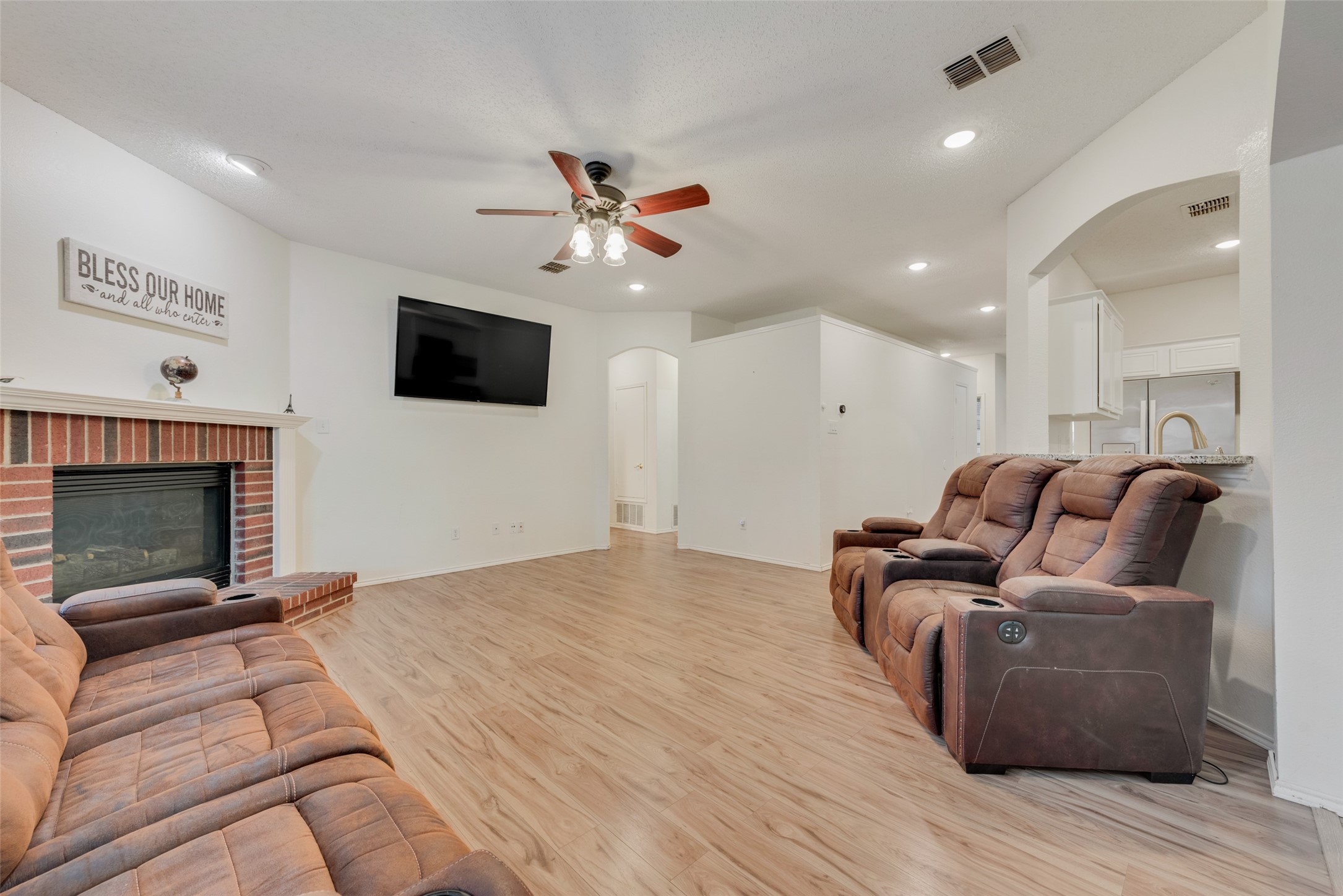 709 Longleaf Drive