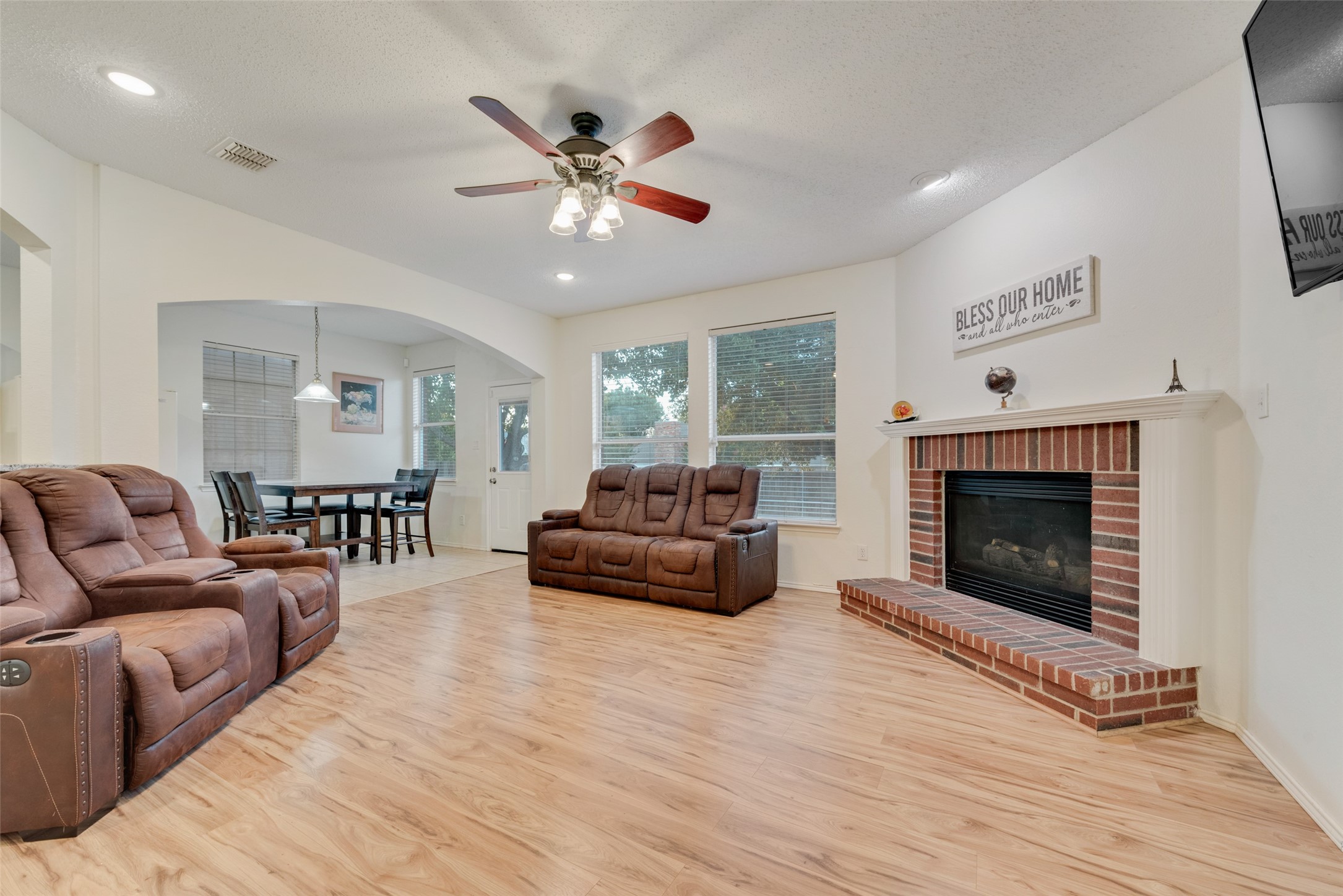 709 Longleaf Drive