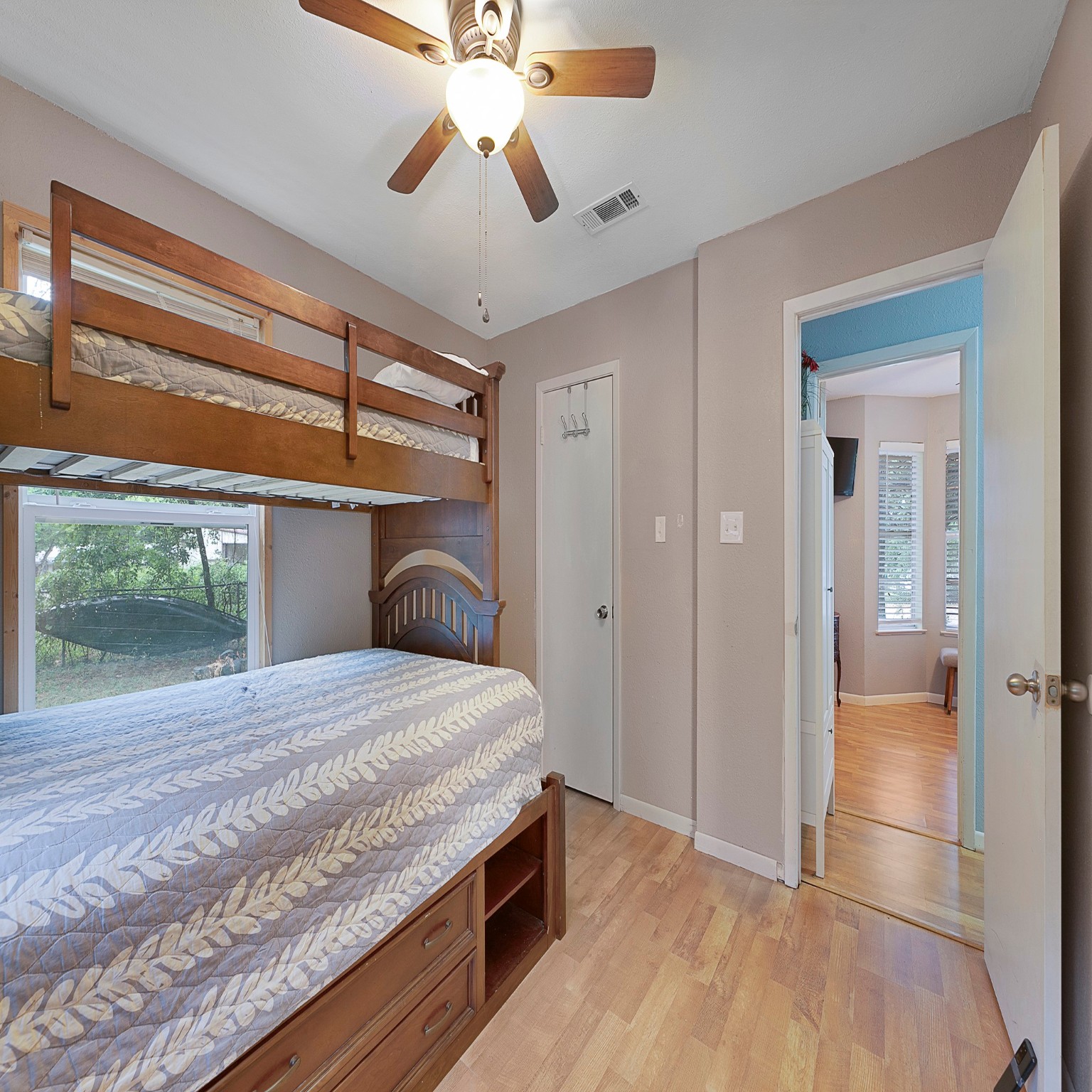 102 Point O View Street