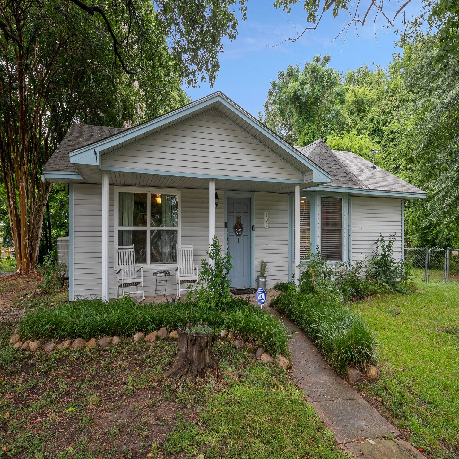 102 Point O View Street
