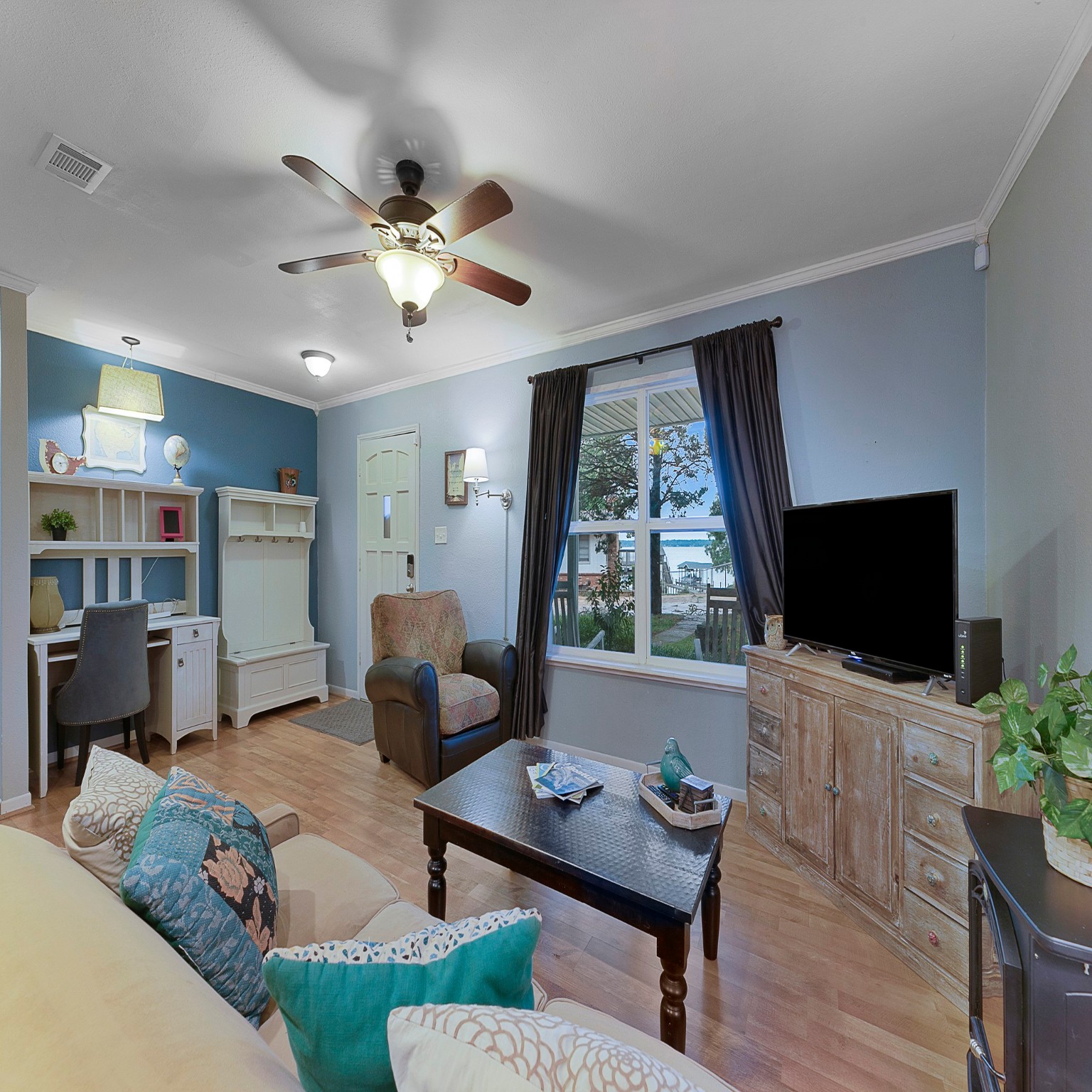 102 Point O View Street