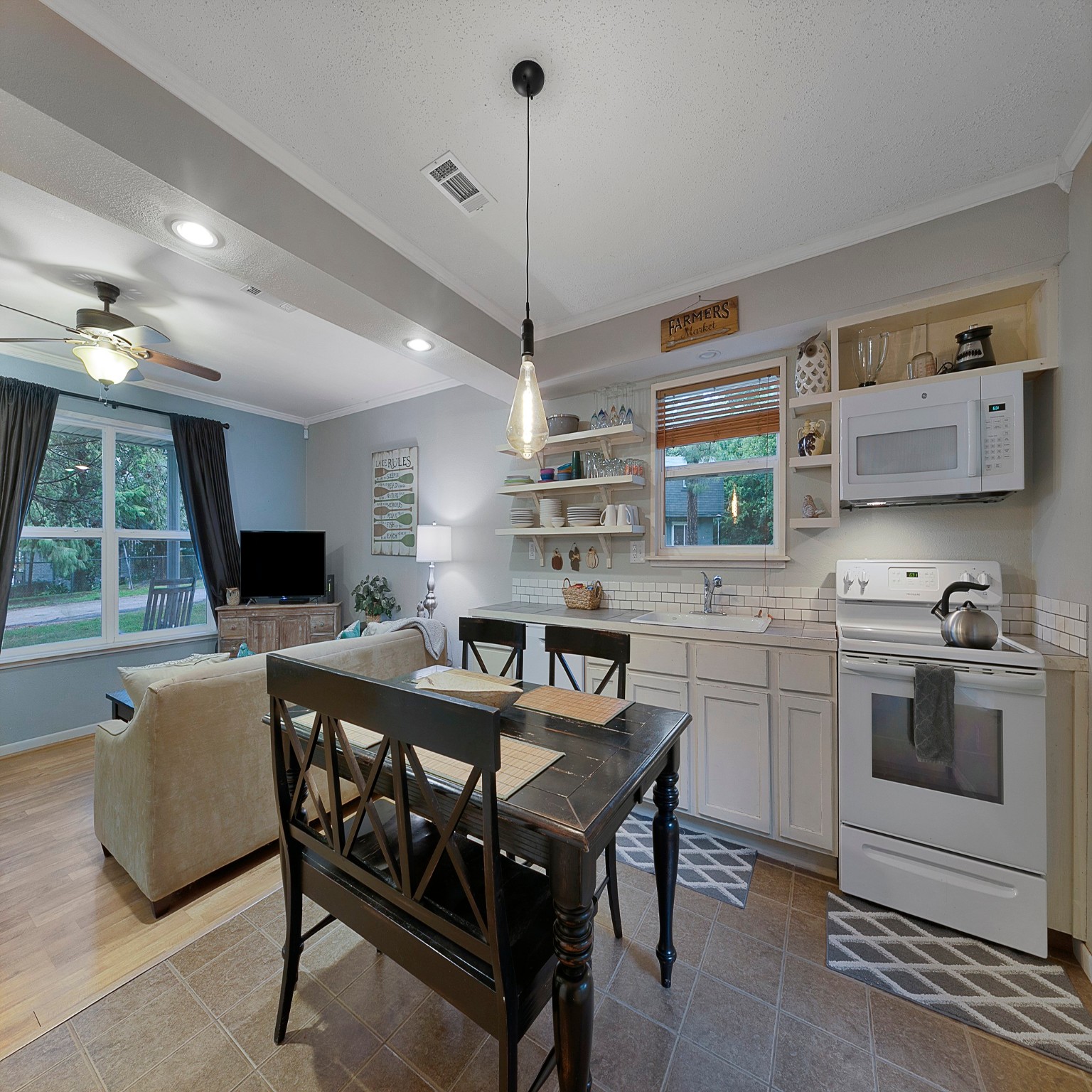 102 Point O View Street