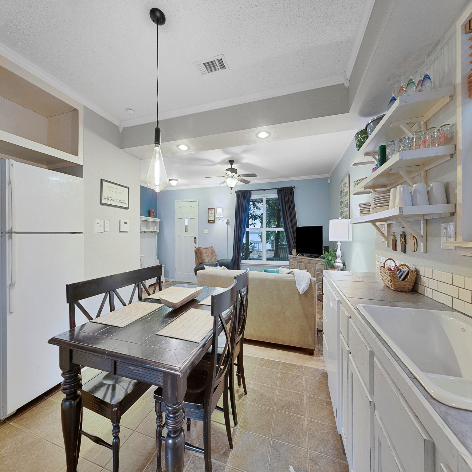 102 Point O View Street