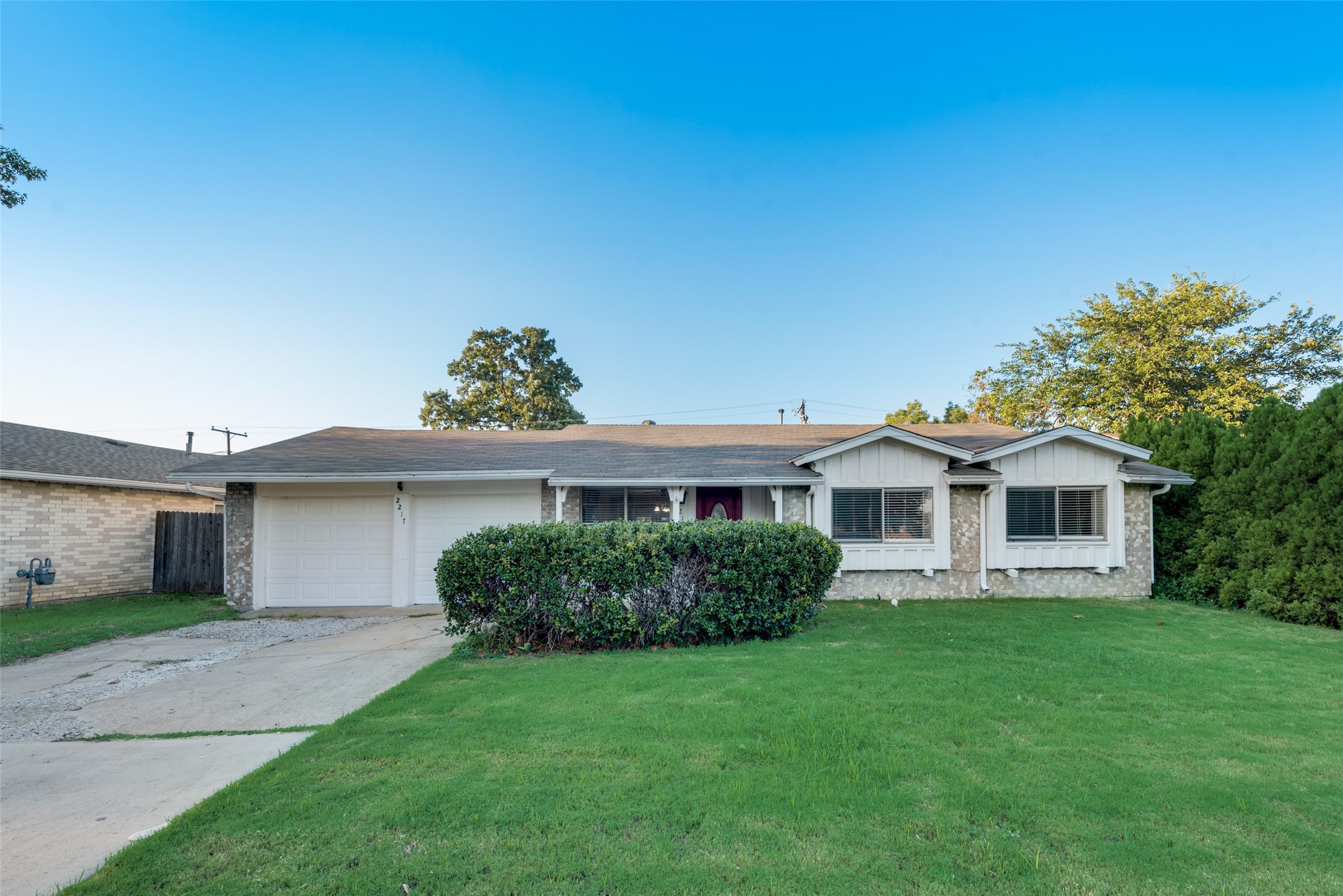 2217 Marilyn Lane