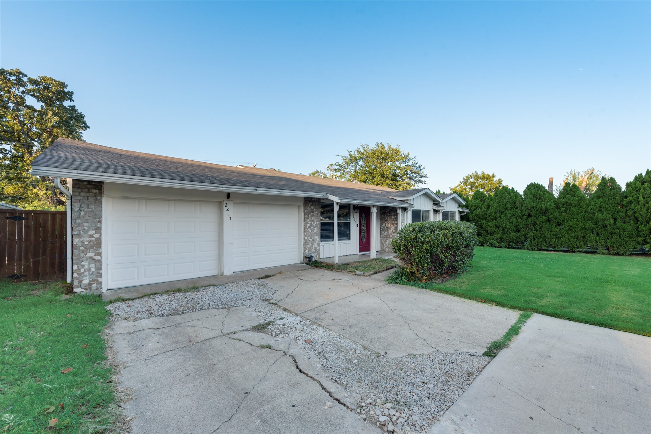 2217 Marilyn Lane