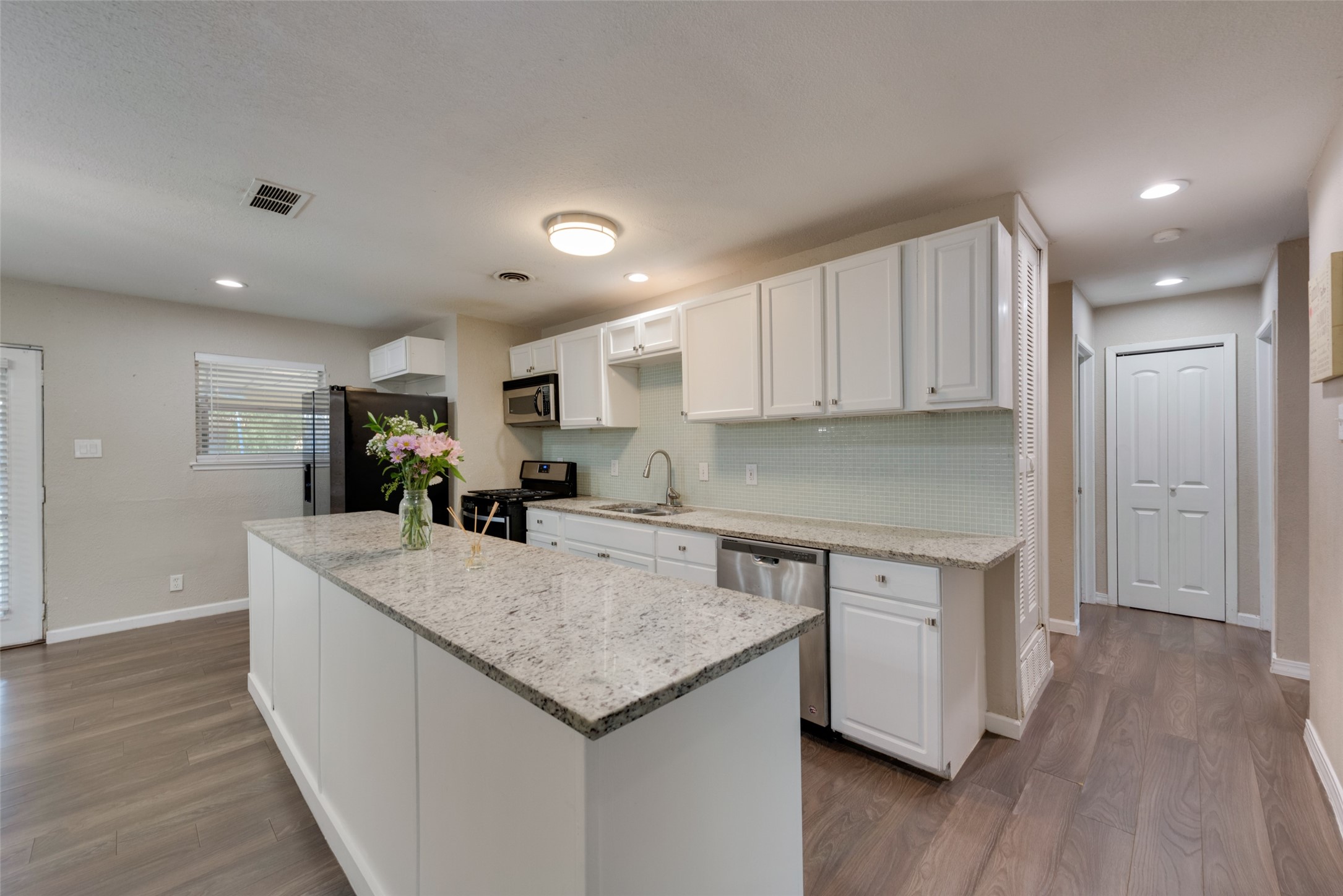 2217 Marilyn Lane