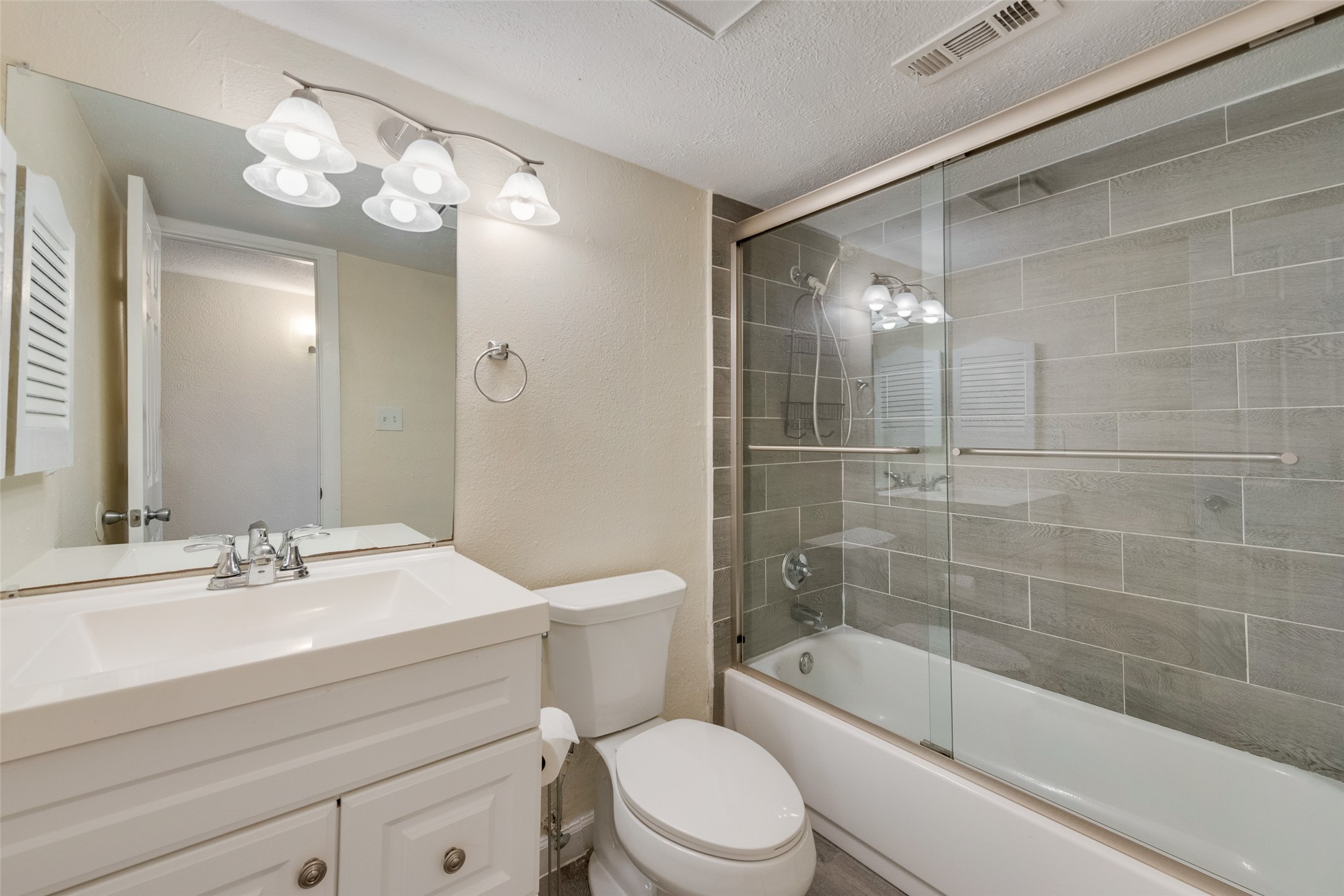 1307 Woodland Court
