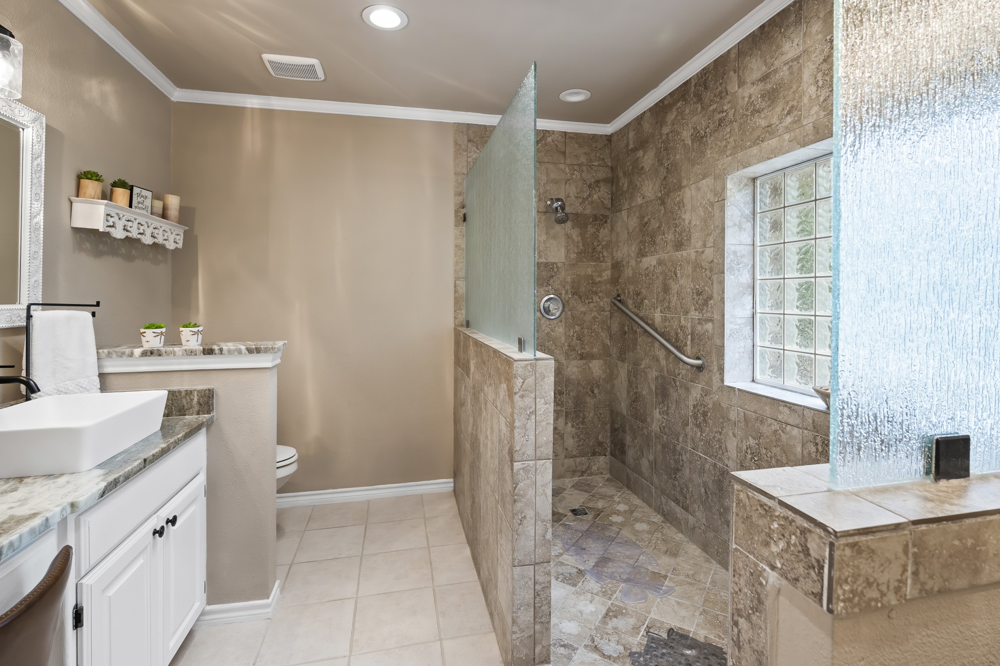 810 Clear Water Trail
