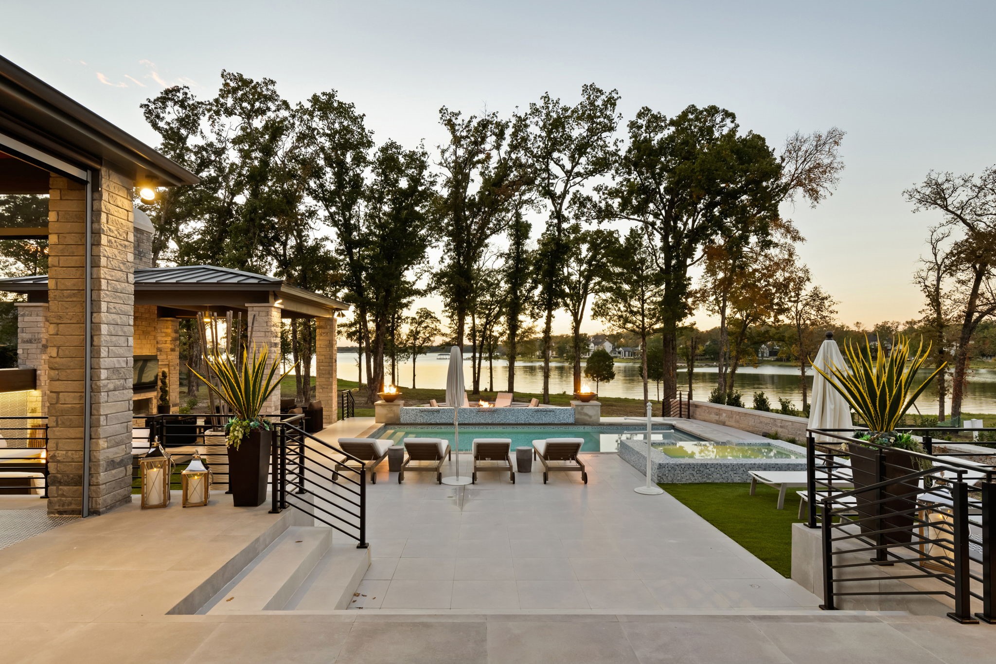 12133 W Lighthouse Lane