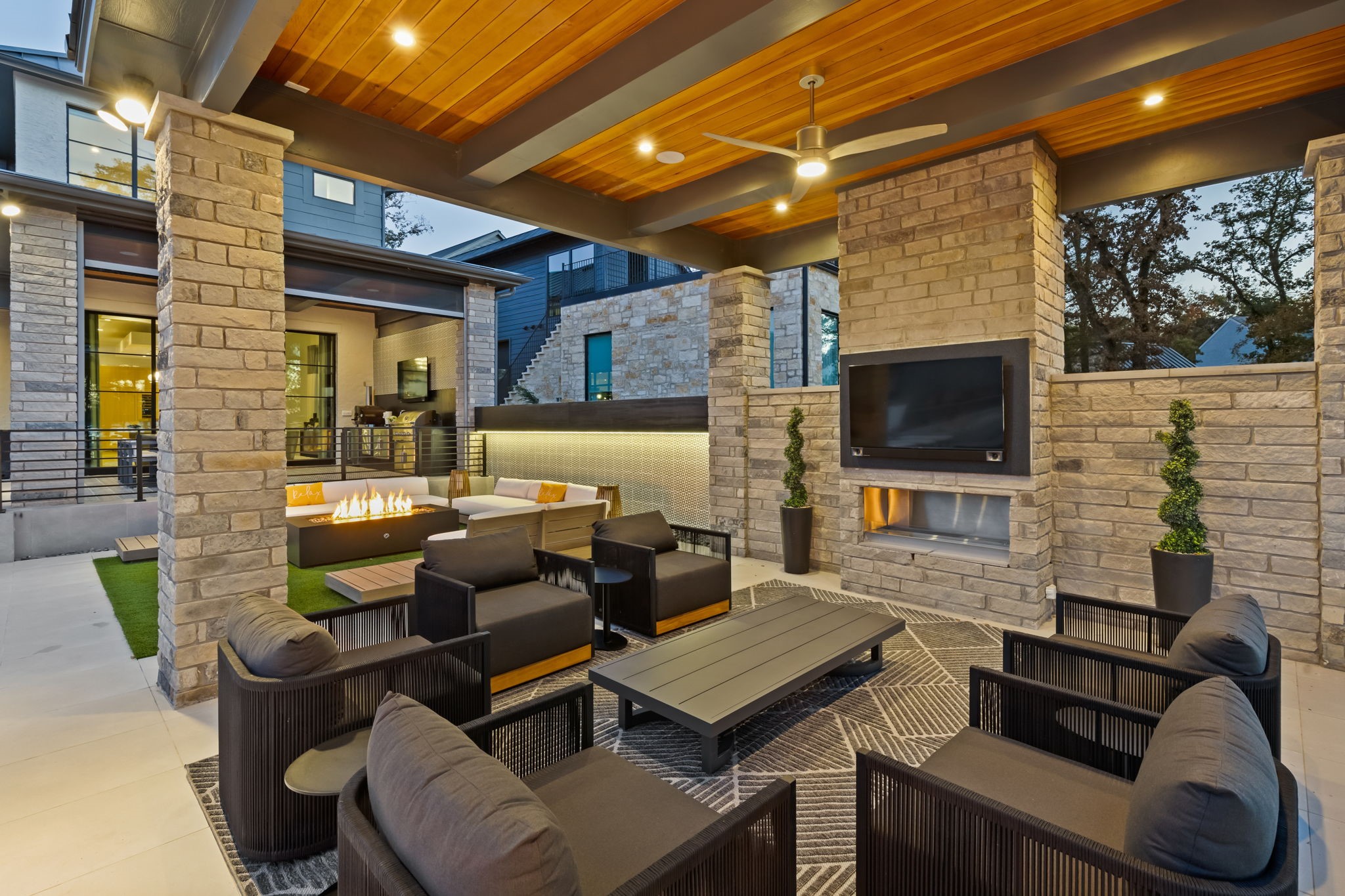 12133 W Lighthouse Lane