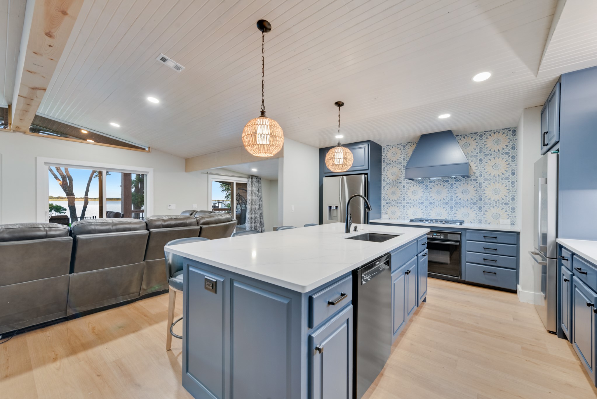 9 Southshore Circle