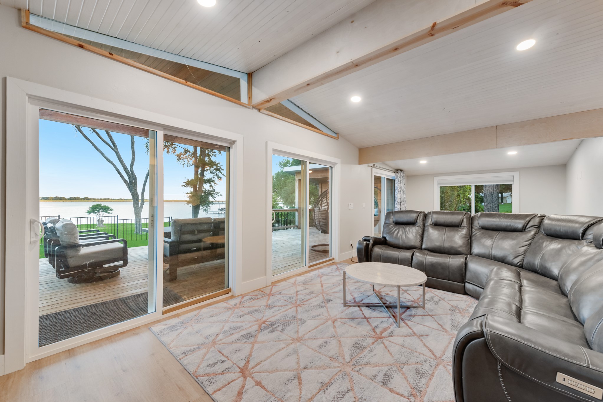 9 Southshore Circle