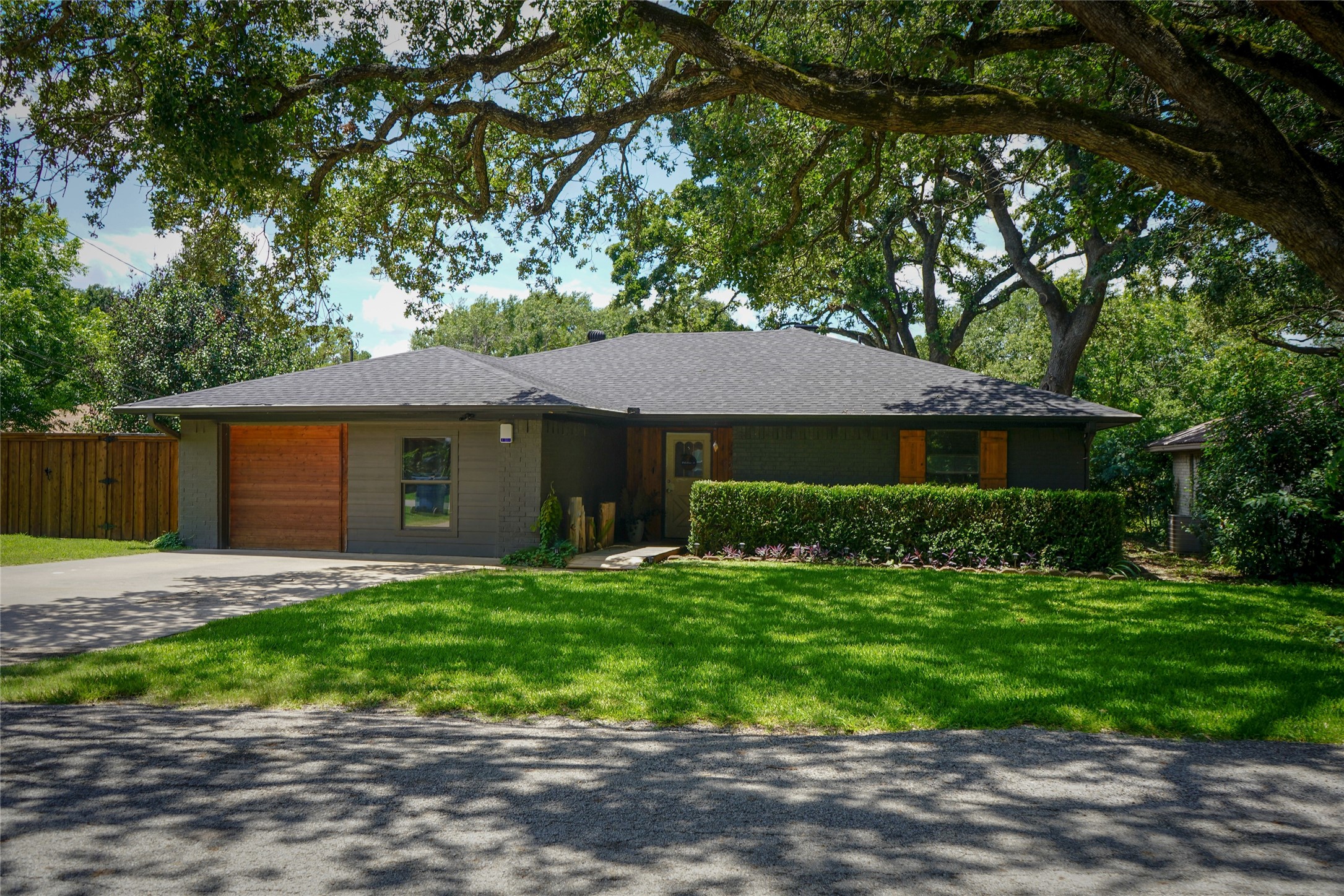 127 Wildwood Crossover Street