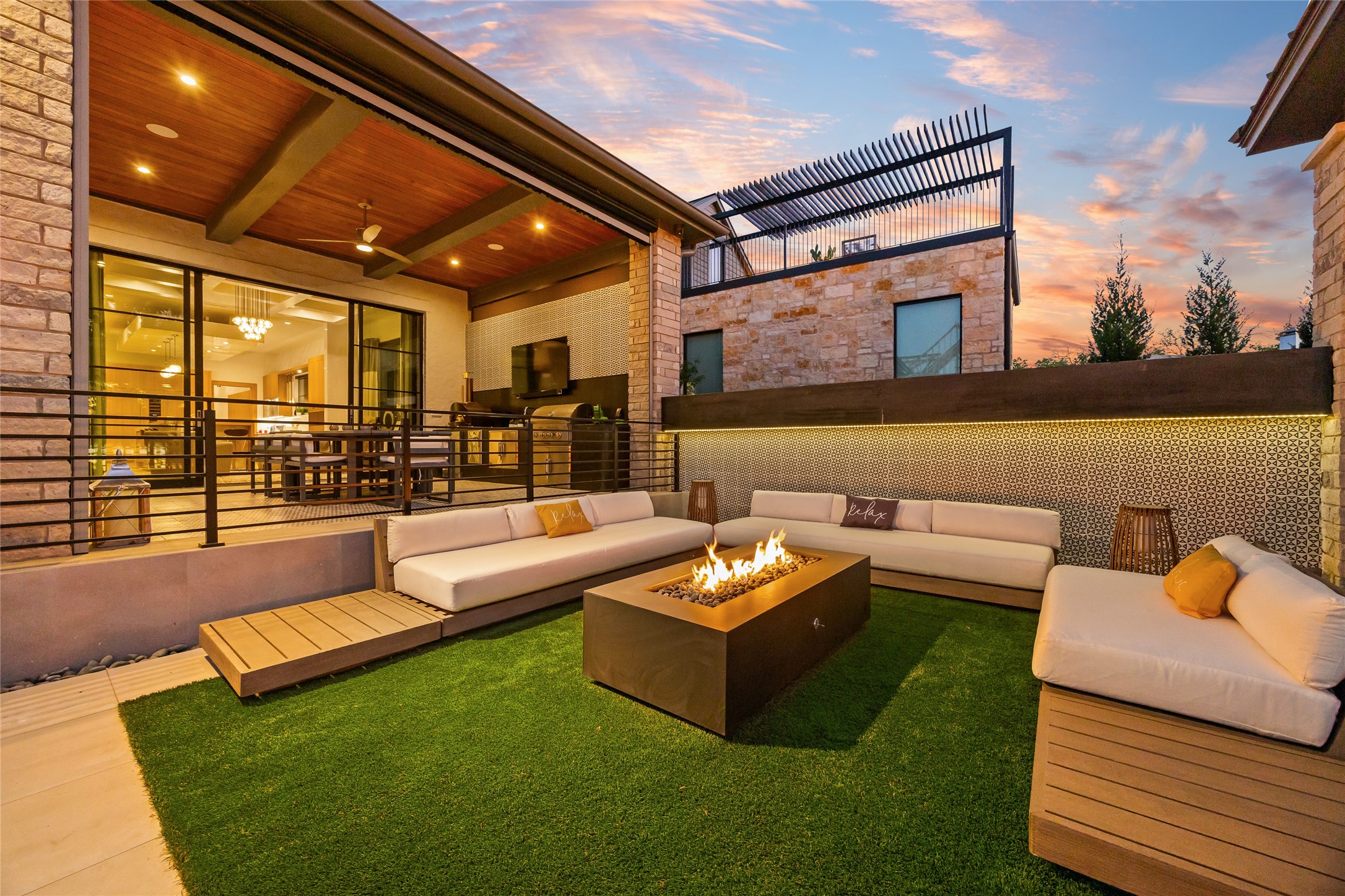 12133 W Lighthouse Lane