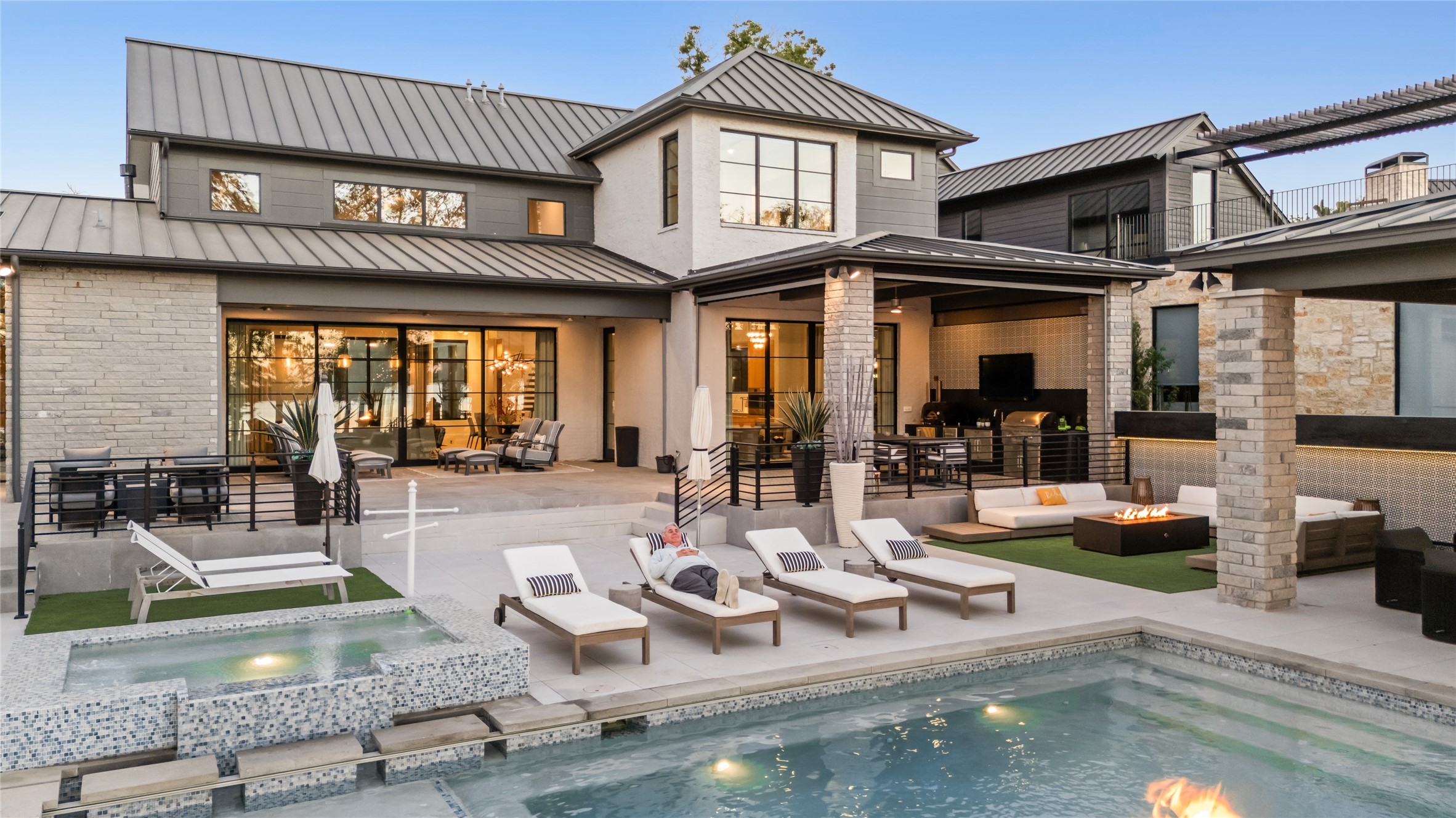 12133 W Lighthouse Lane