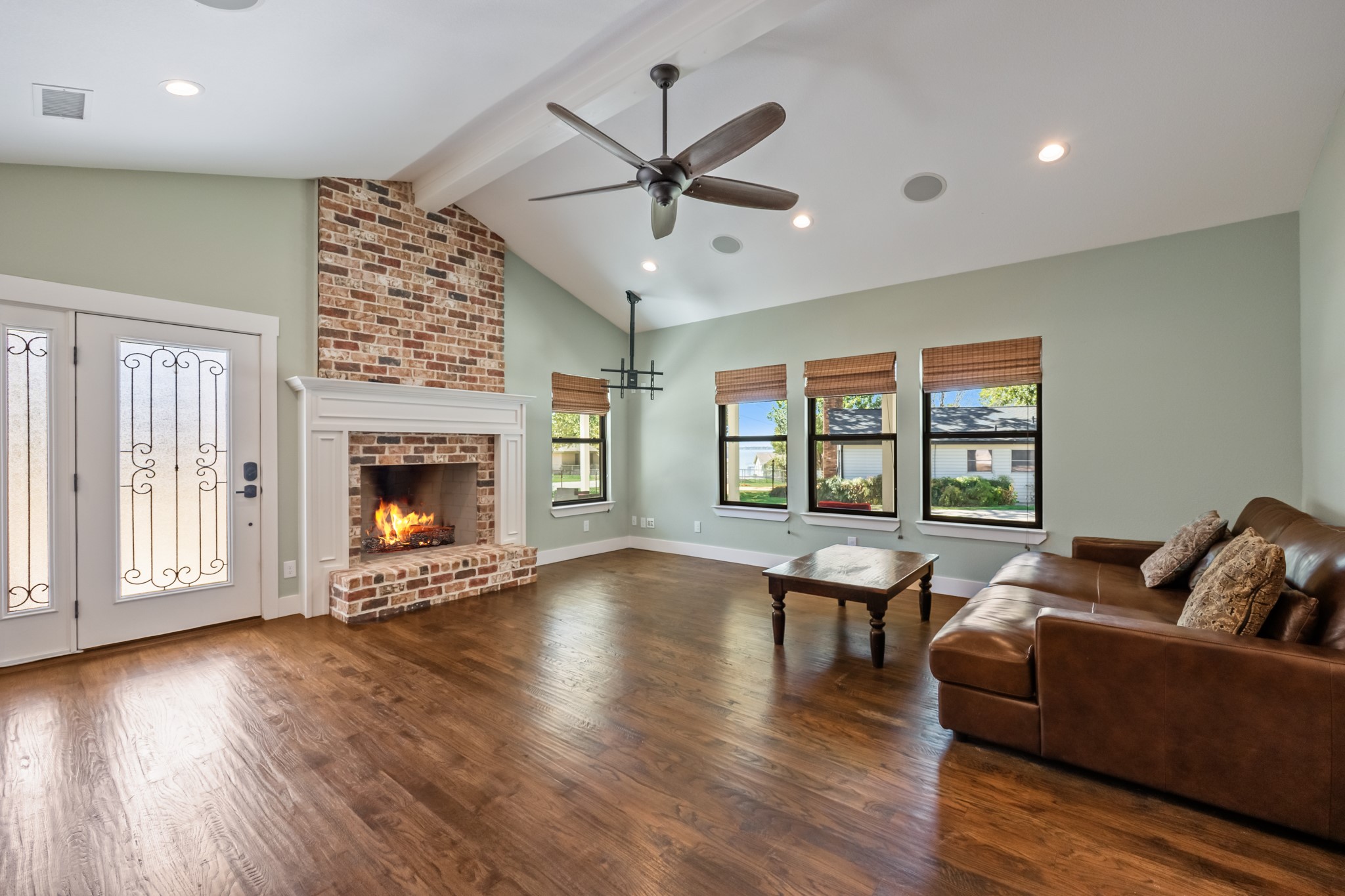 131 Lakeway Lane