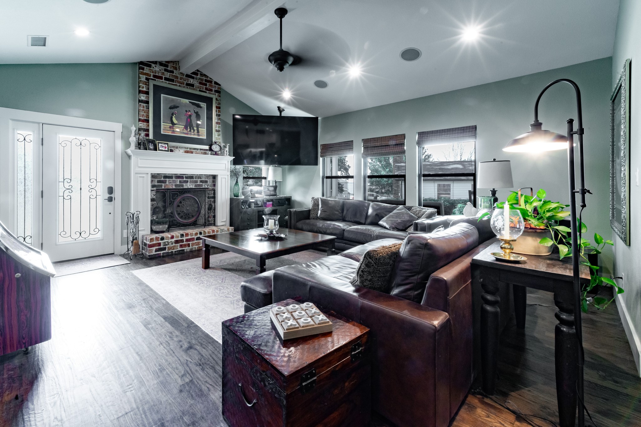 131 Lakeway Lane