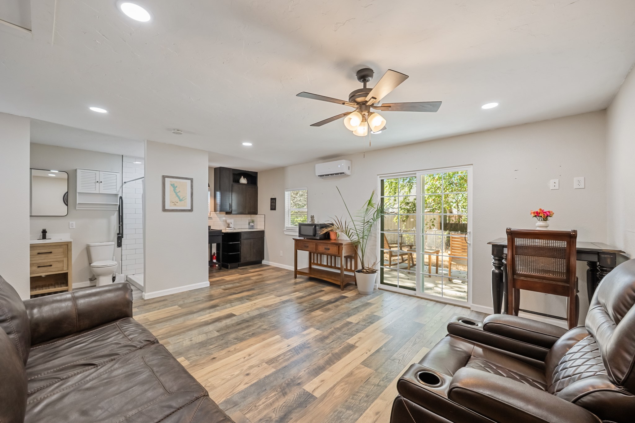 131 Lakeway Lane