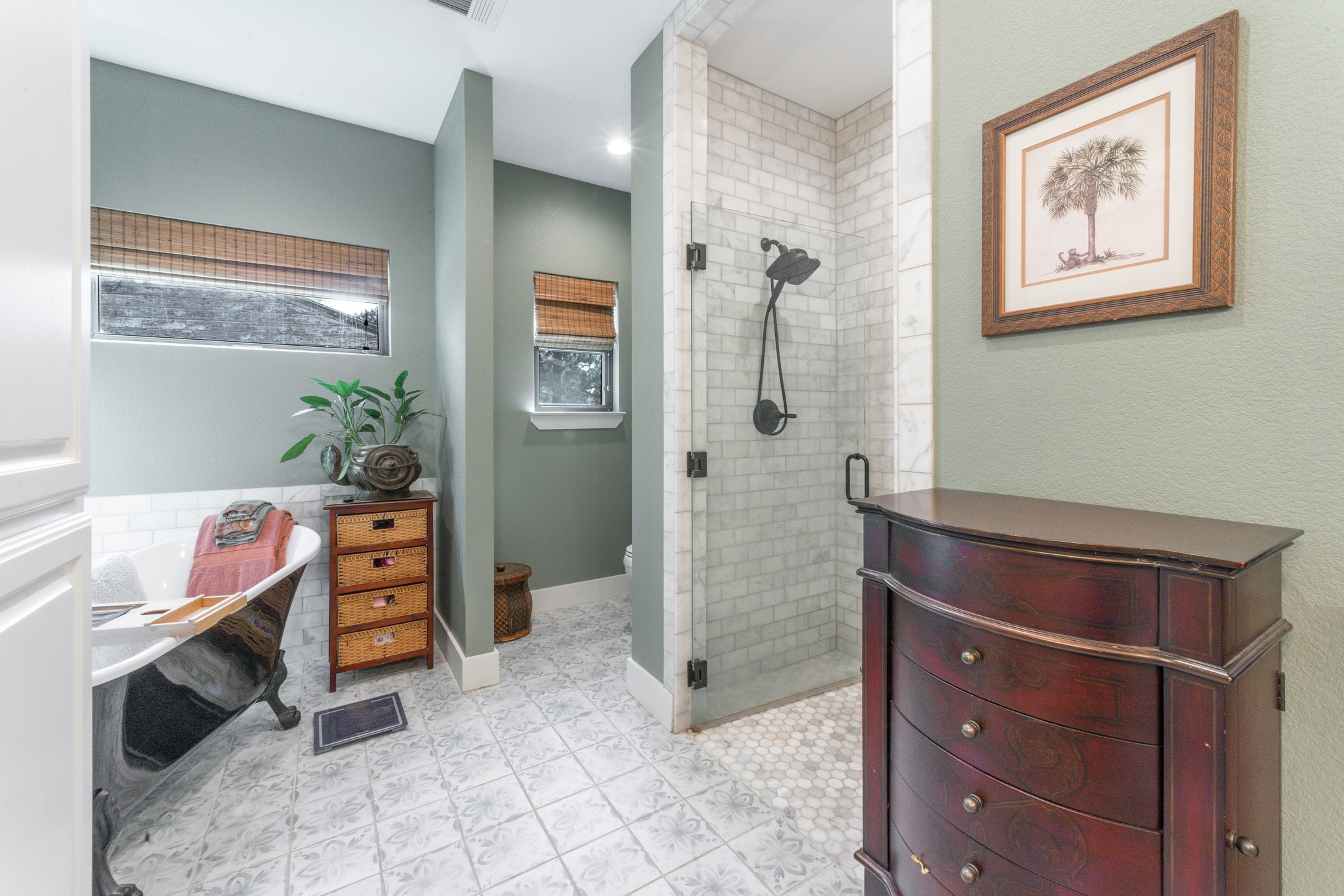 131 Lakeway Lane