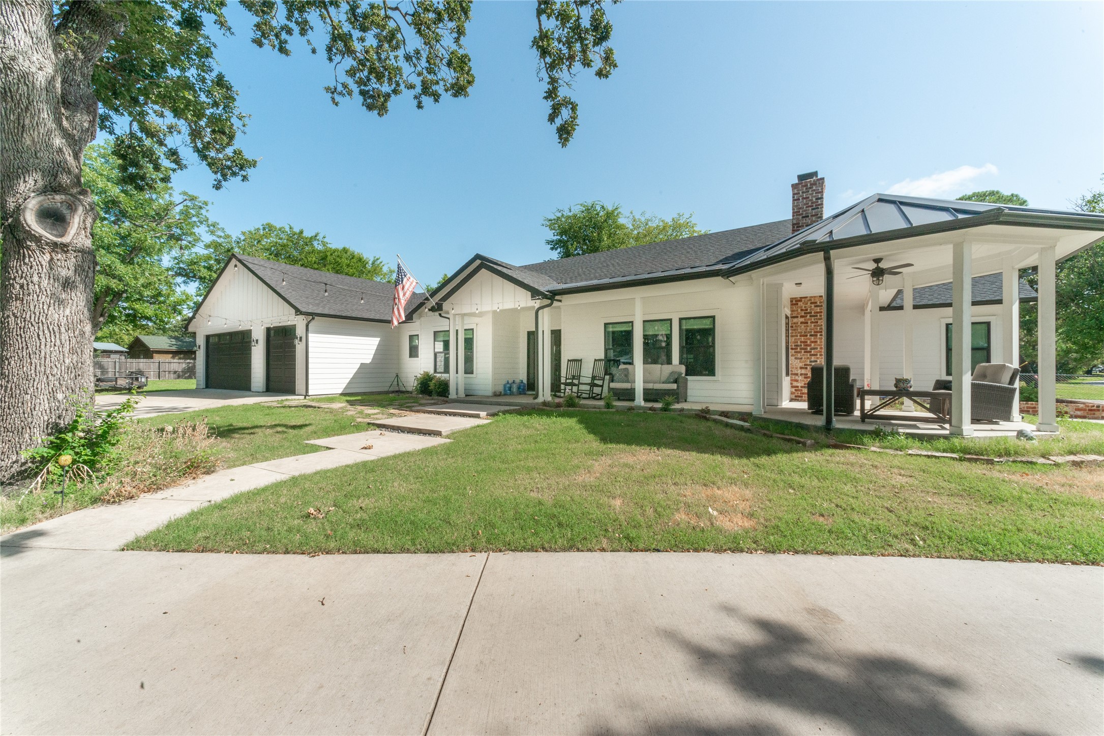 131 Lakeway Lane