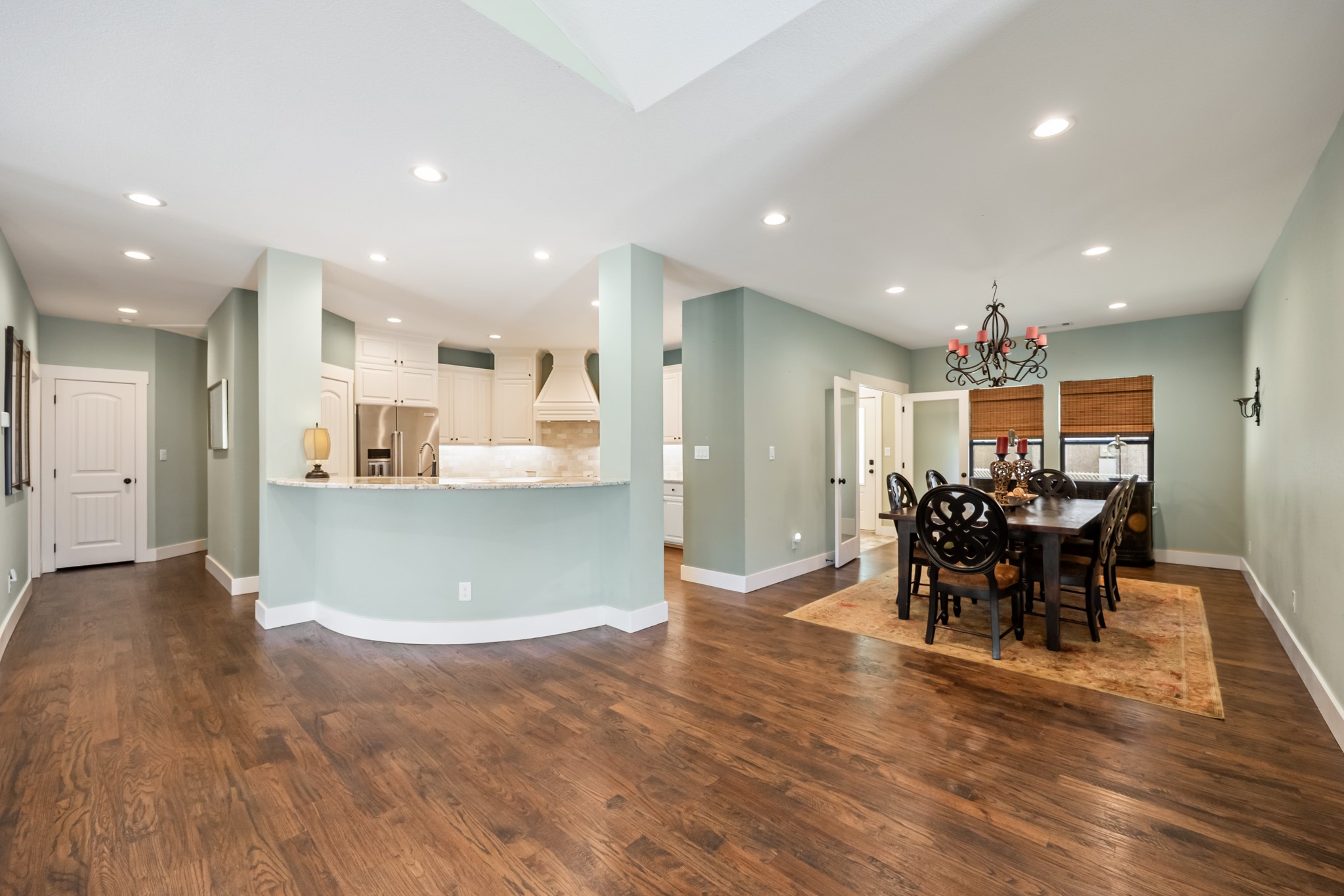 131 Lakeway Lane
