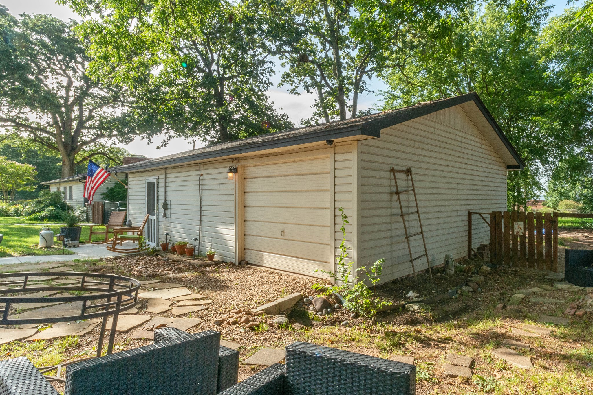 131 Lakeway Lane