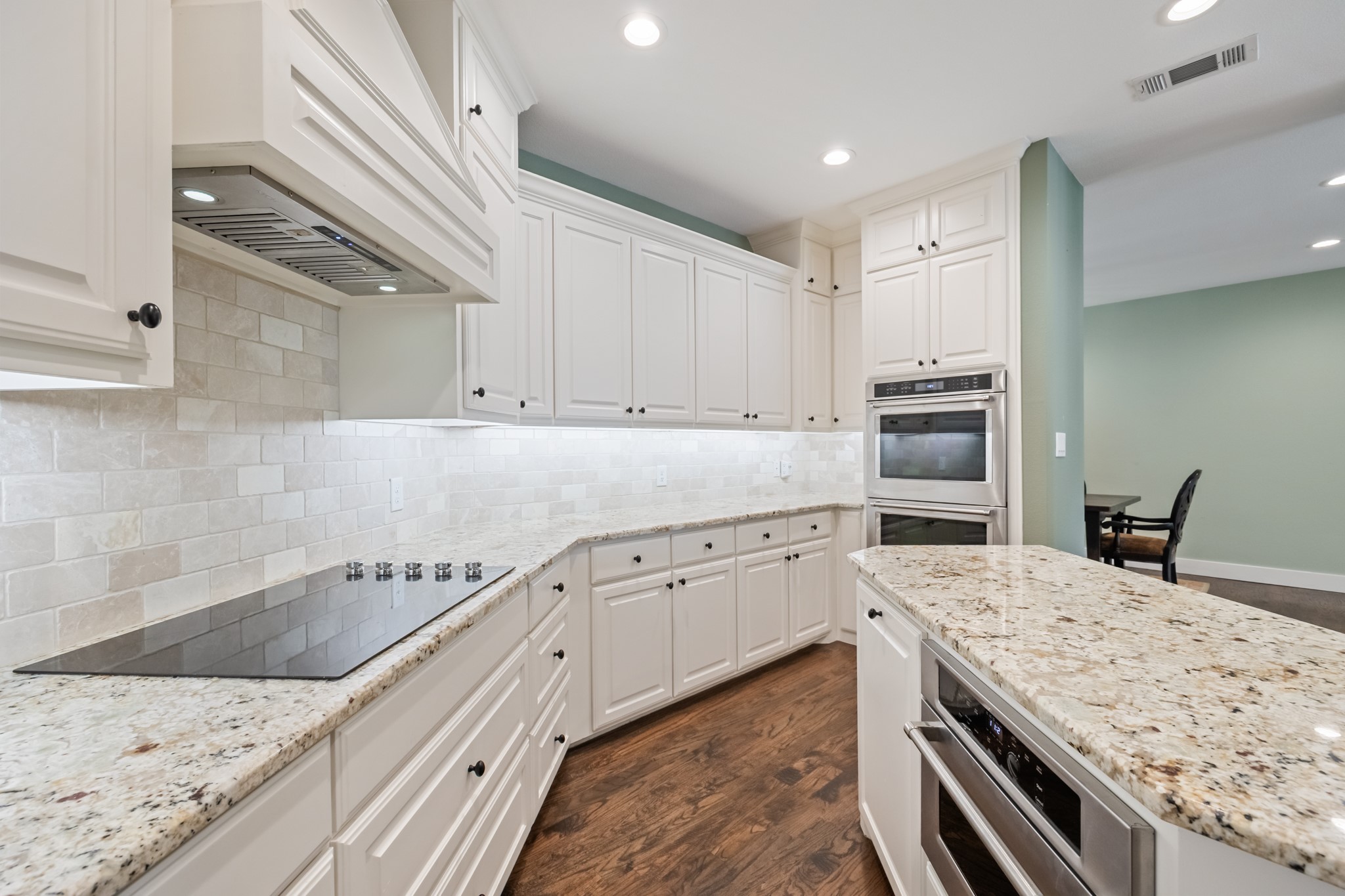 131 Lakeway Lane