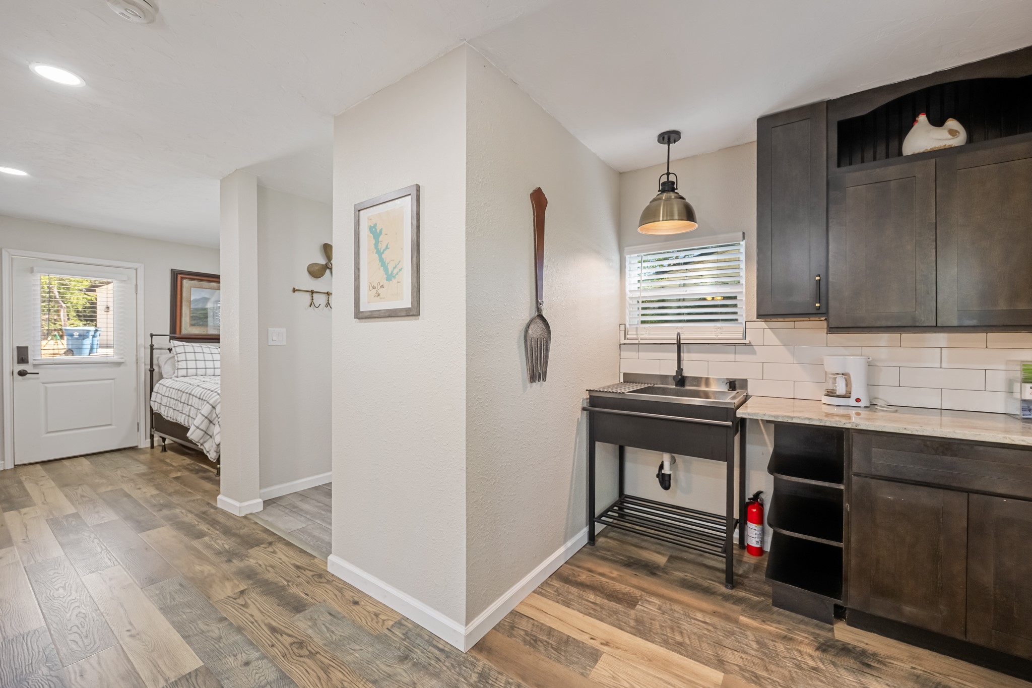 131 Lakeway Lane