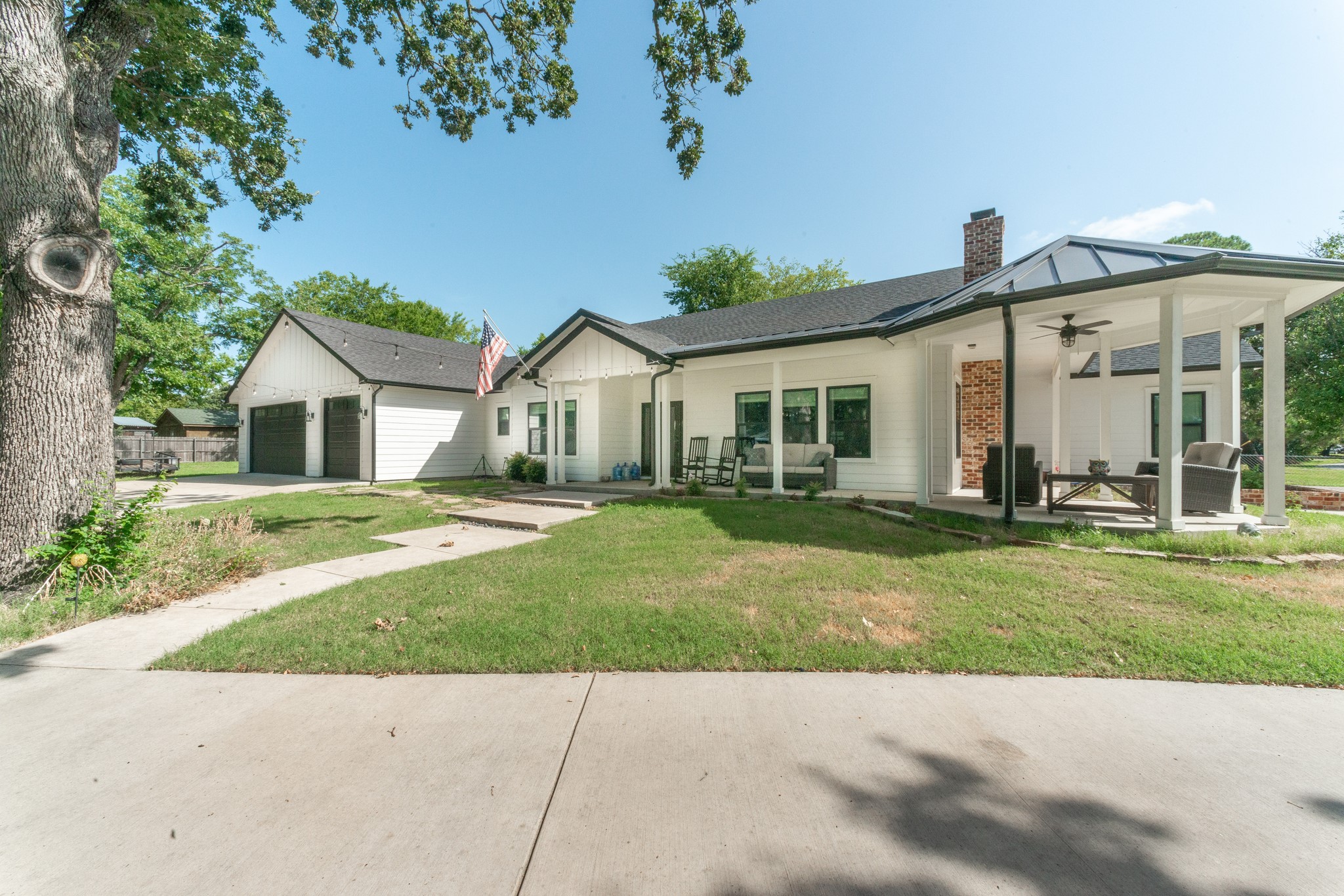 131 Lakeway Lane