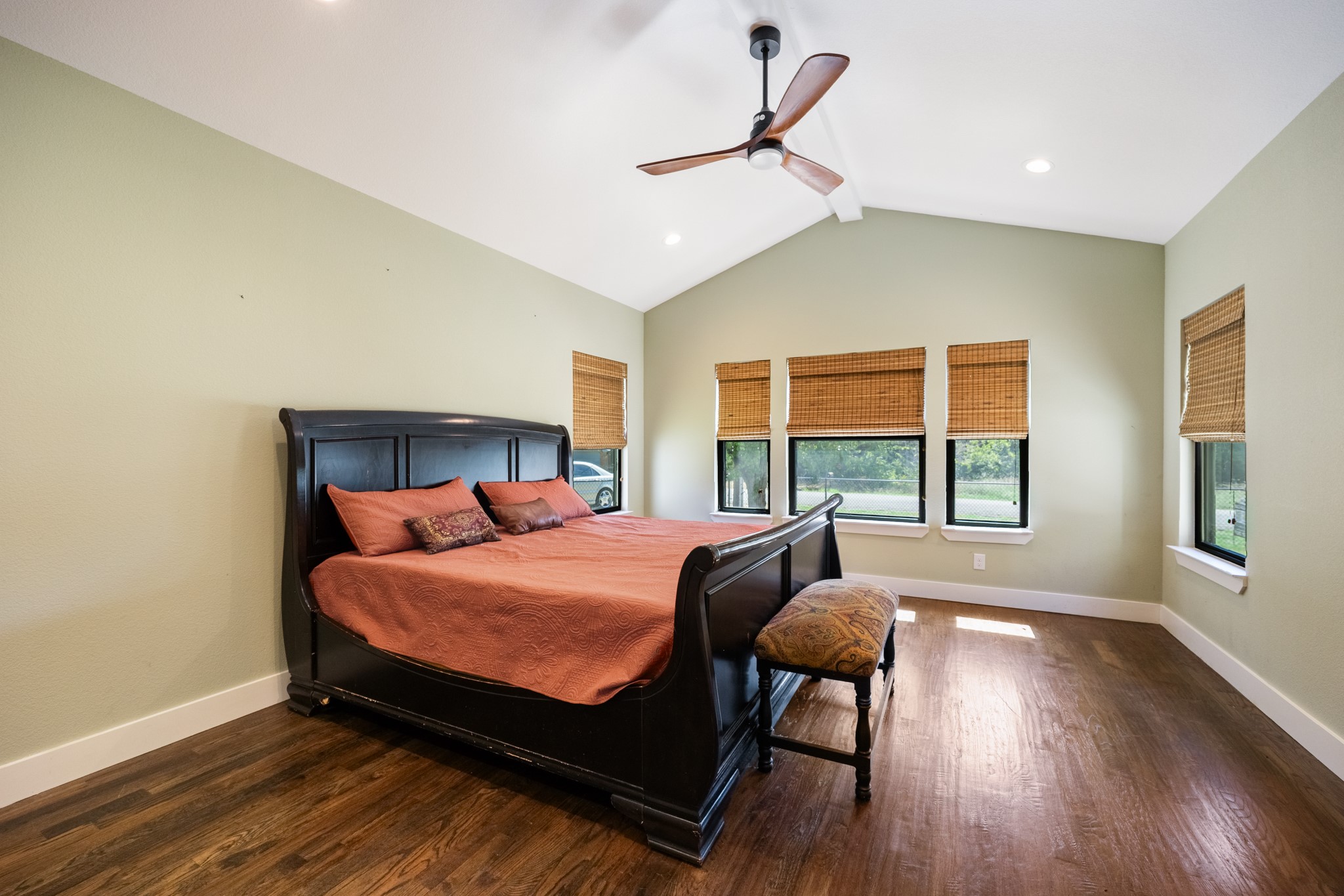 131 Lakeway Lane