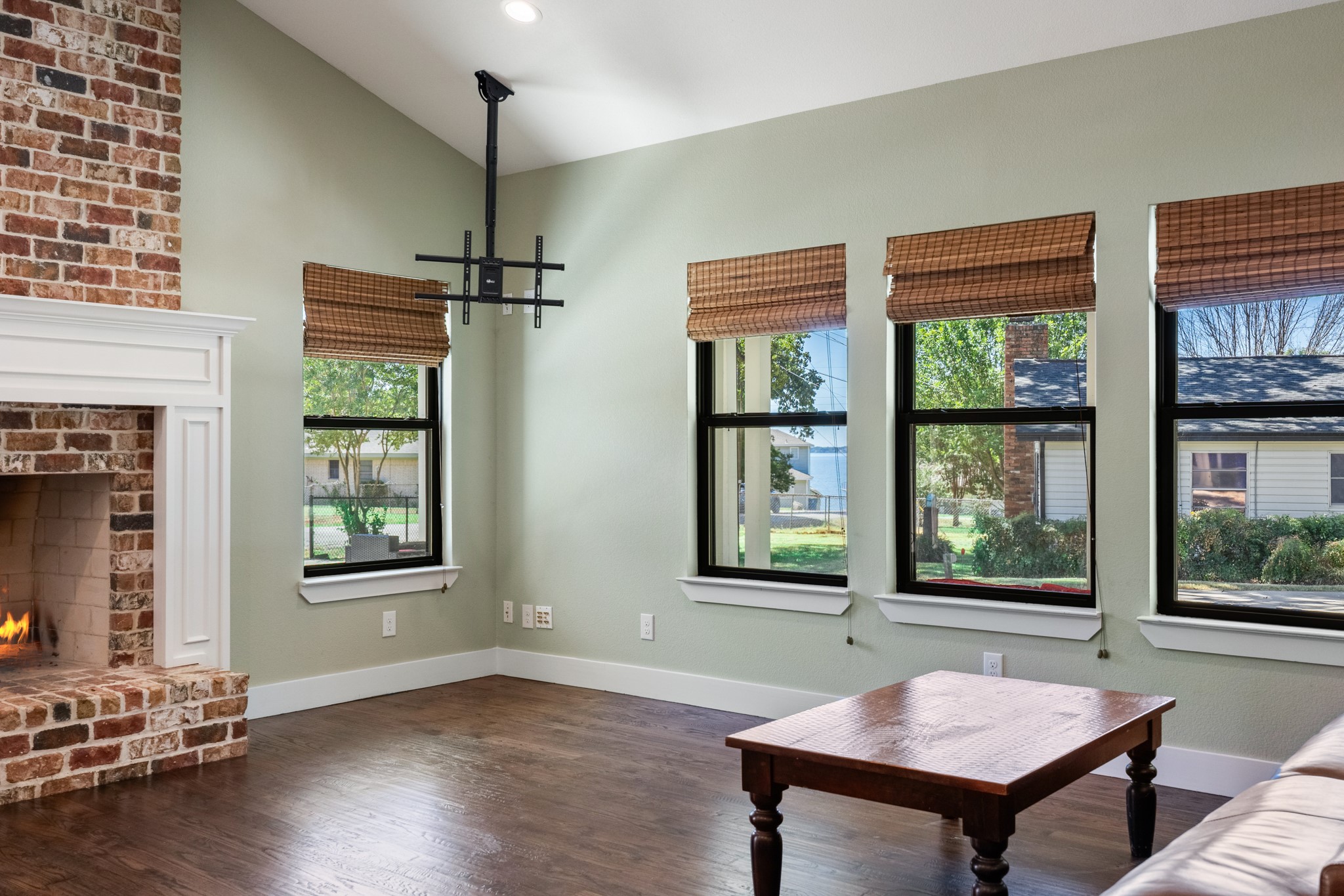 131 Lakeway Lane