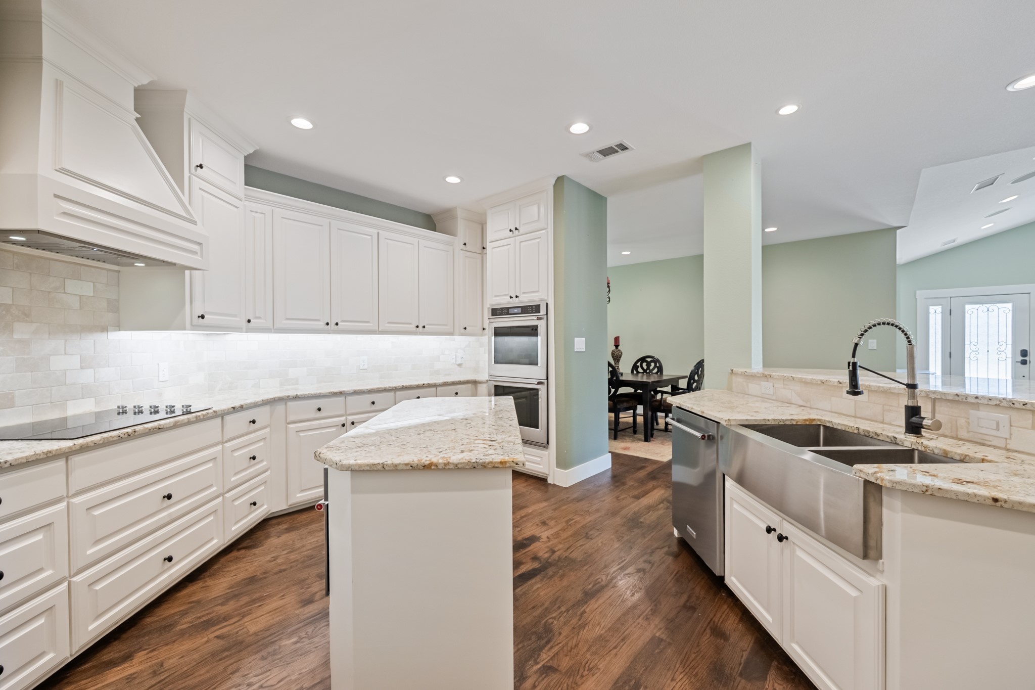 131 Lakeway Lane