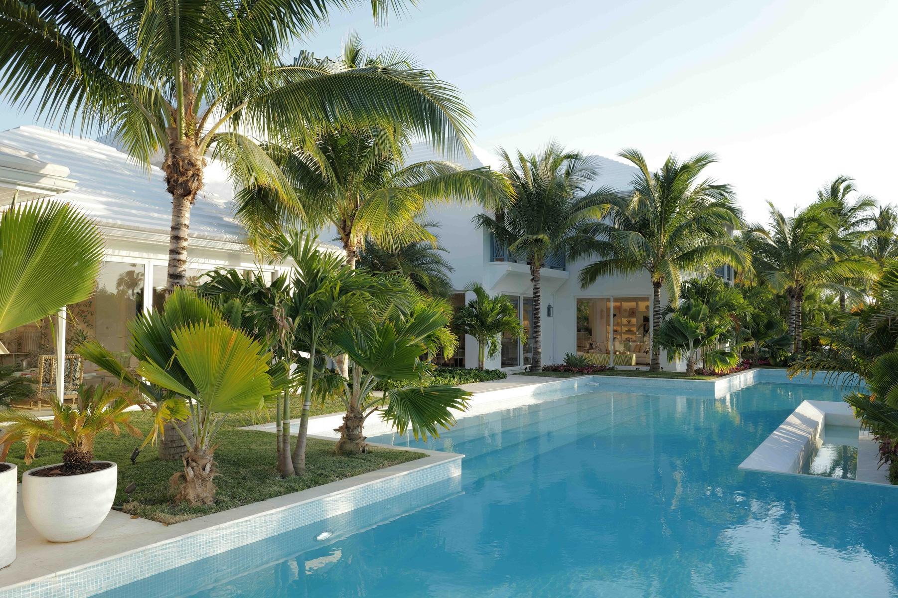 MANSION IN LYFORD CAY