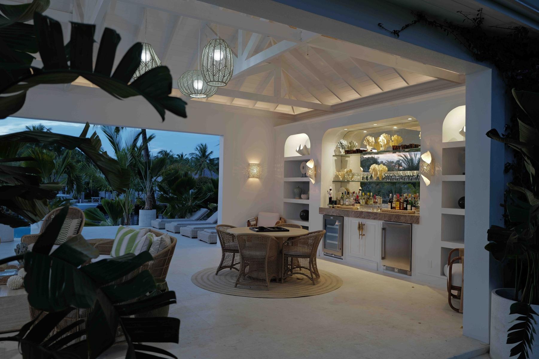 MANSION IN LYFORD CAY