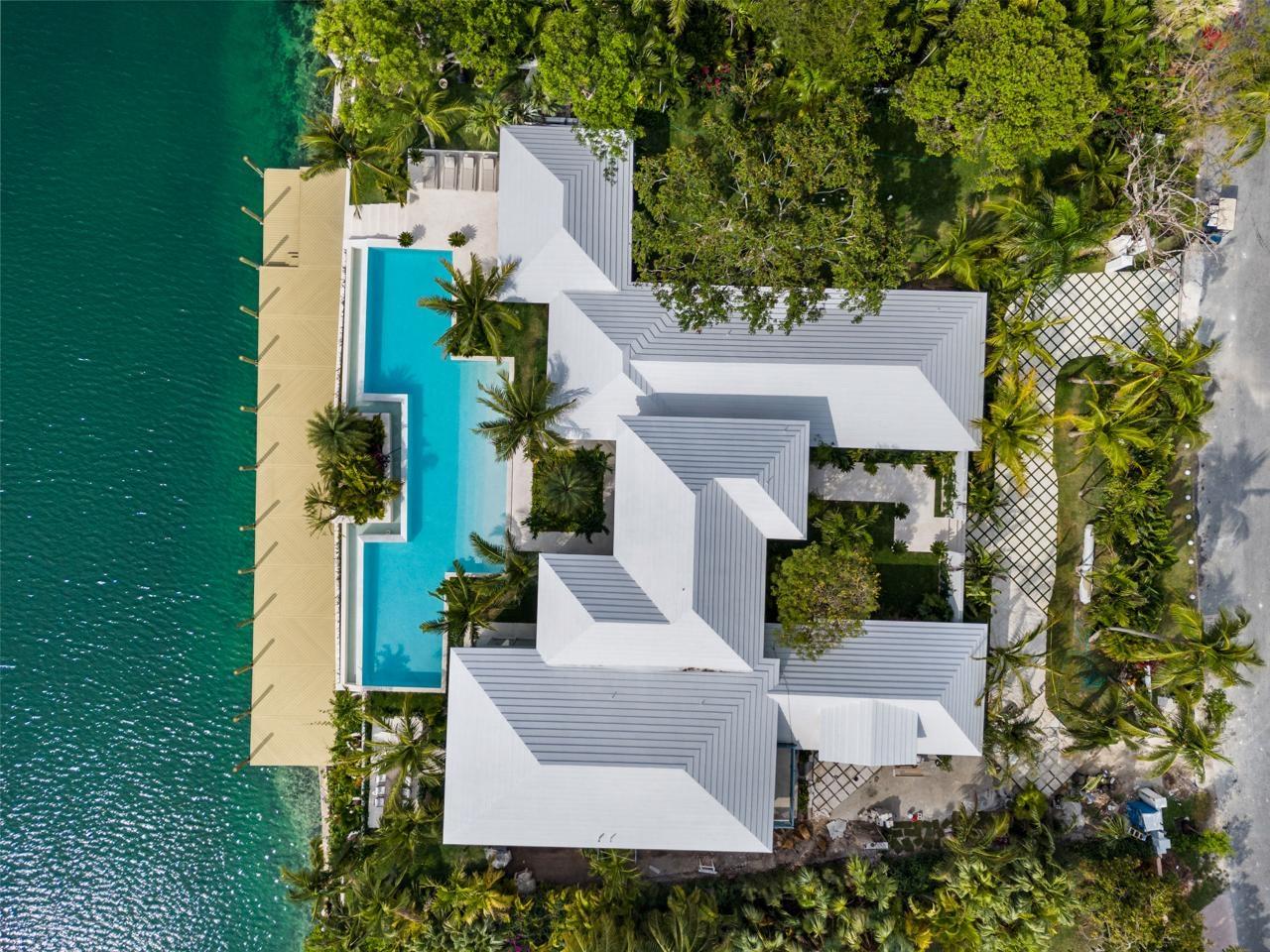 MANSION IN LYFORD CAY