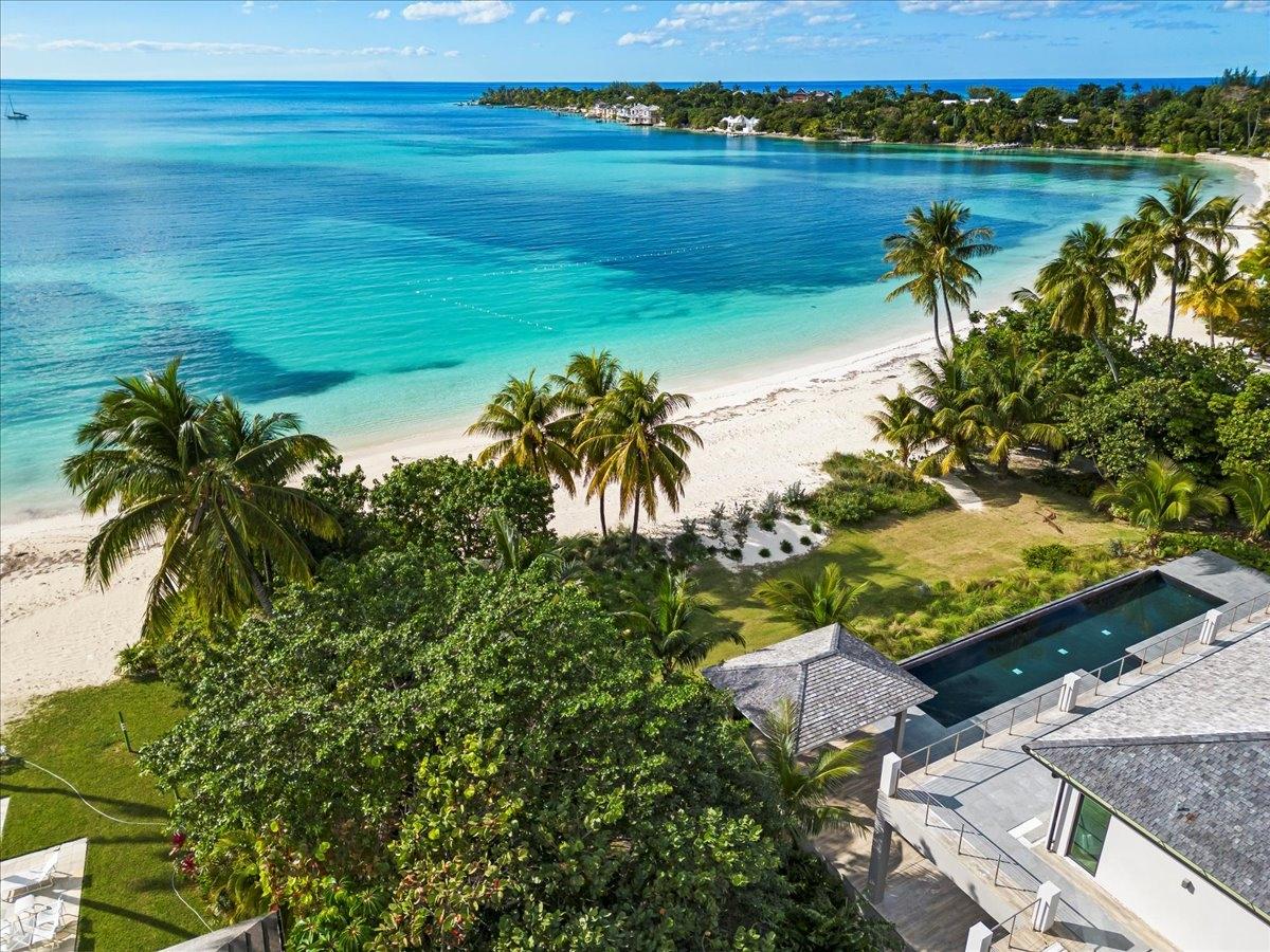 RESIDENCE ON CLIFTON BAY