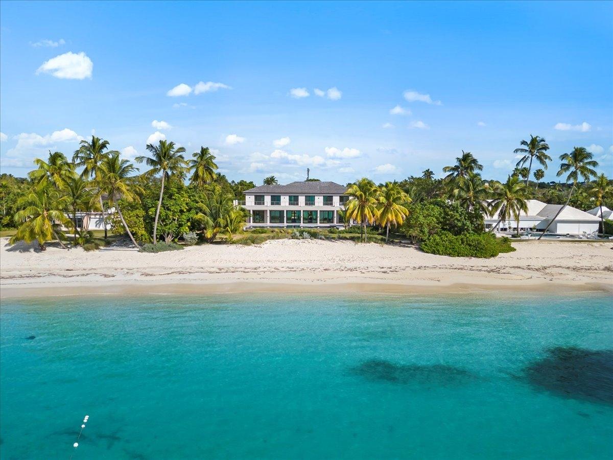 RESIDENCE ON CLIFTON BAY