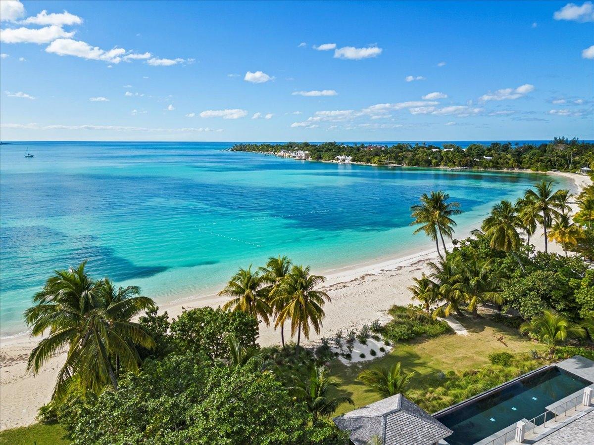 RESIDENCE ON CLIFTON BAY