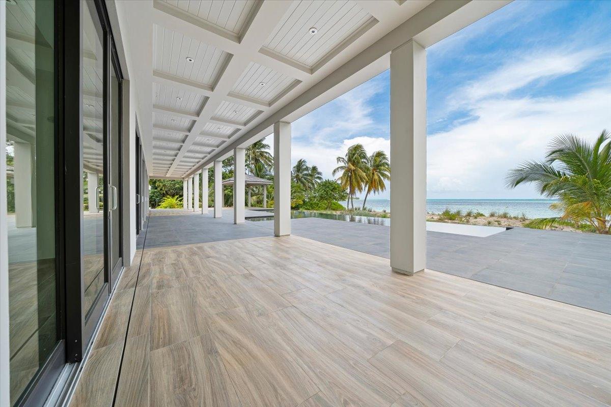 RESIDENCE ON CLIFTON BAY