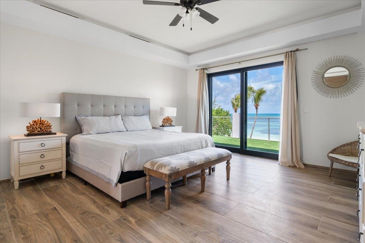 RESIDENCE ON CLIFTON BAY