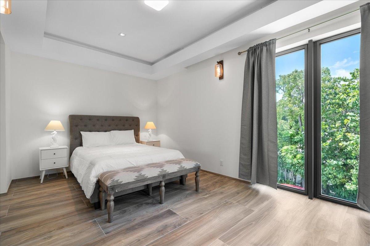 RESIDENCE ON CLIFTON BAY