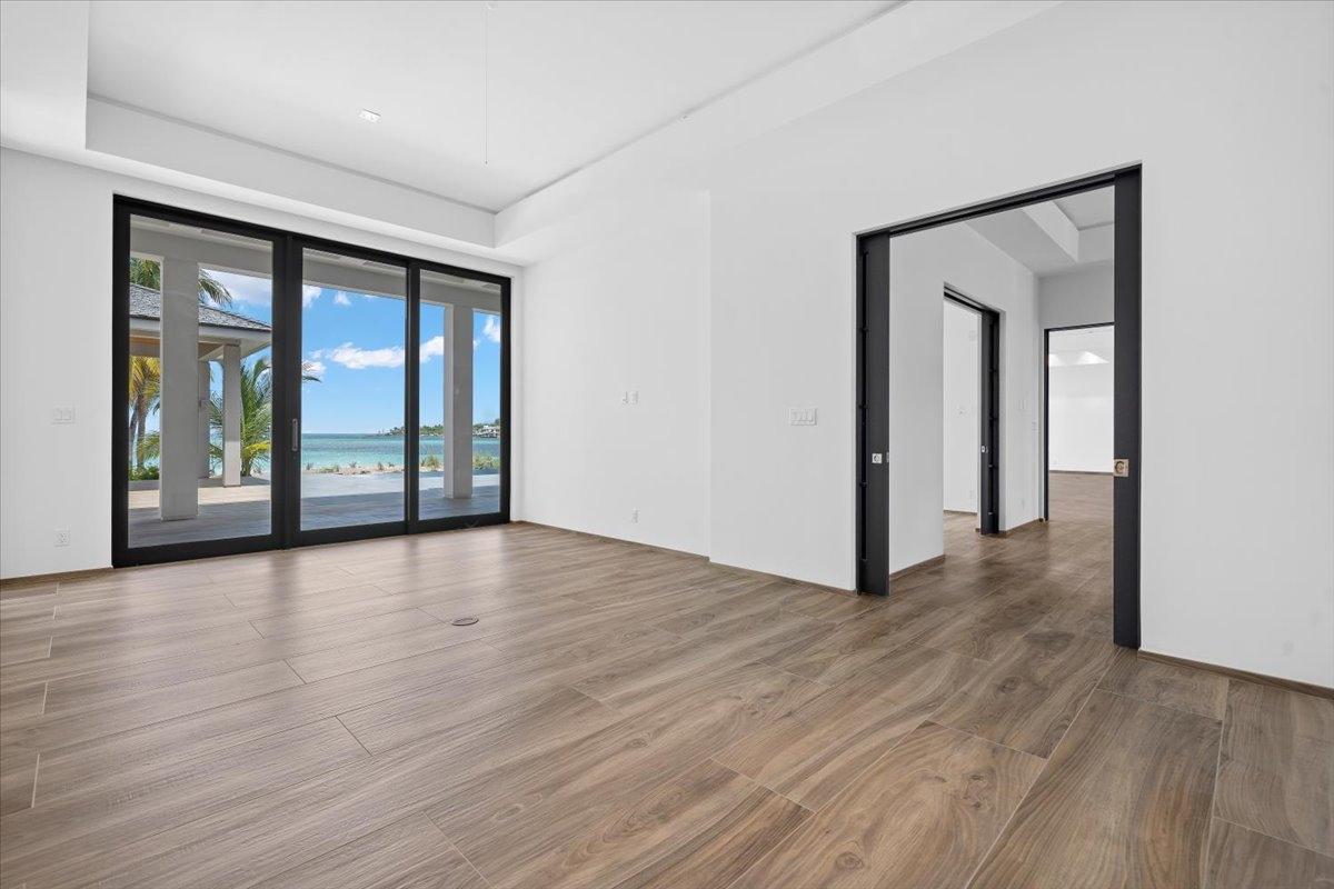 RESIDENCE ON CLIFTON BAY