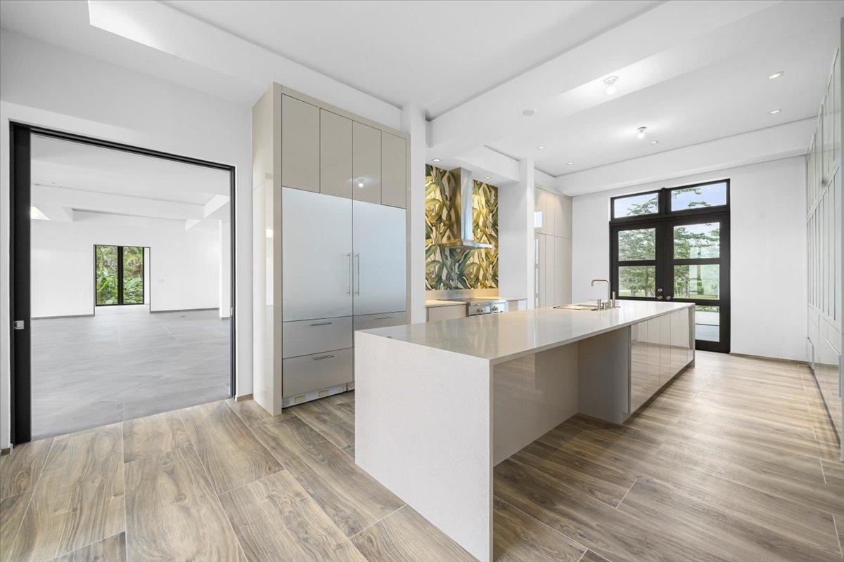 RESIDENCE ON CLIFTON BAY